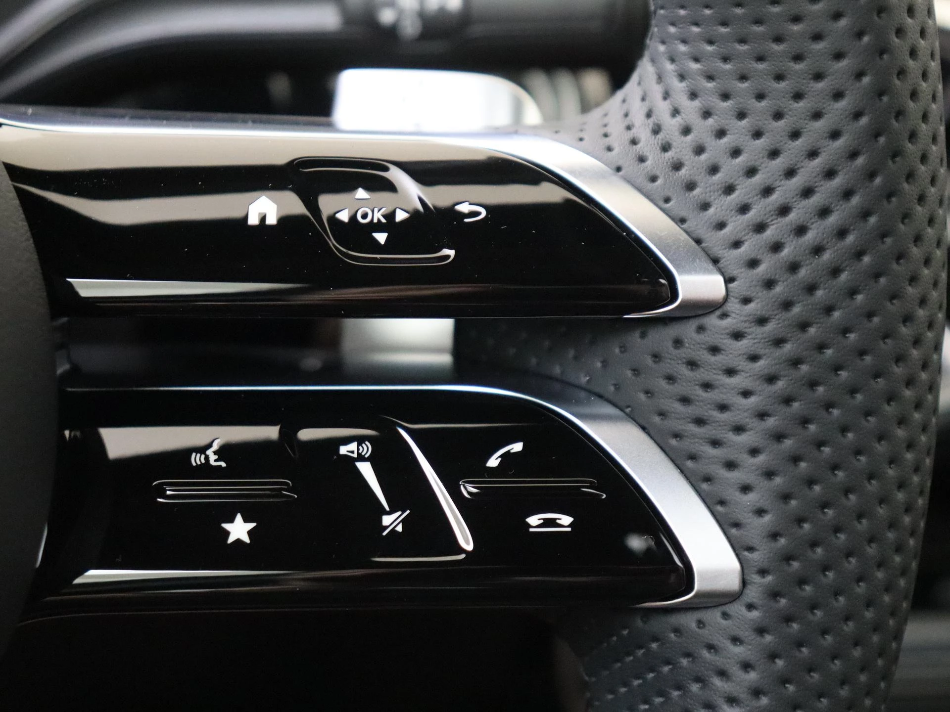 Mercedes-Benz-A-Klasse-image-13