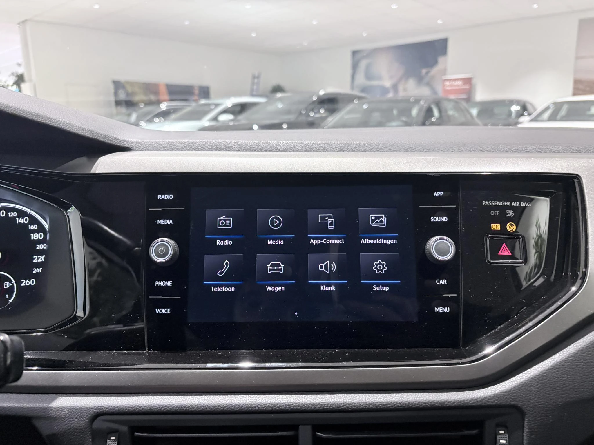 Volkswagen-Polo-image-21