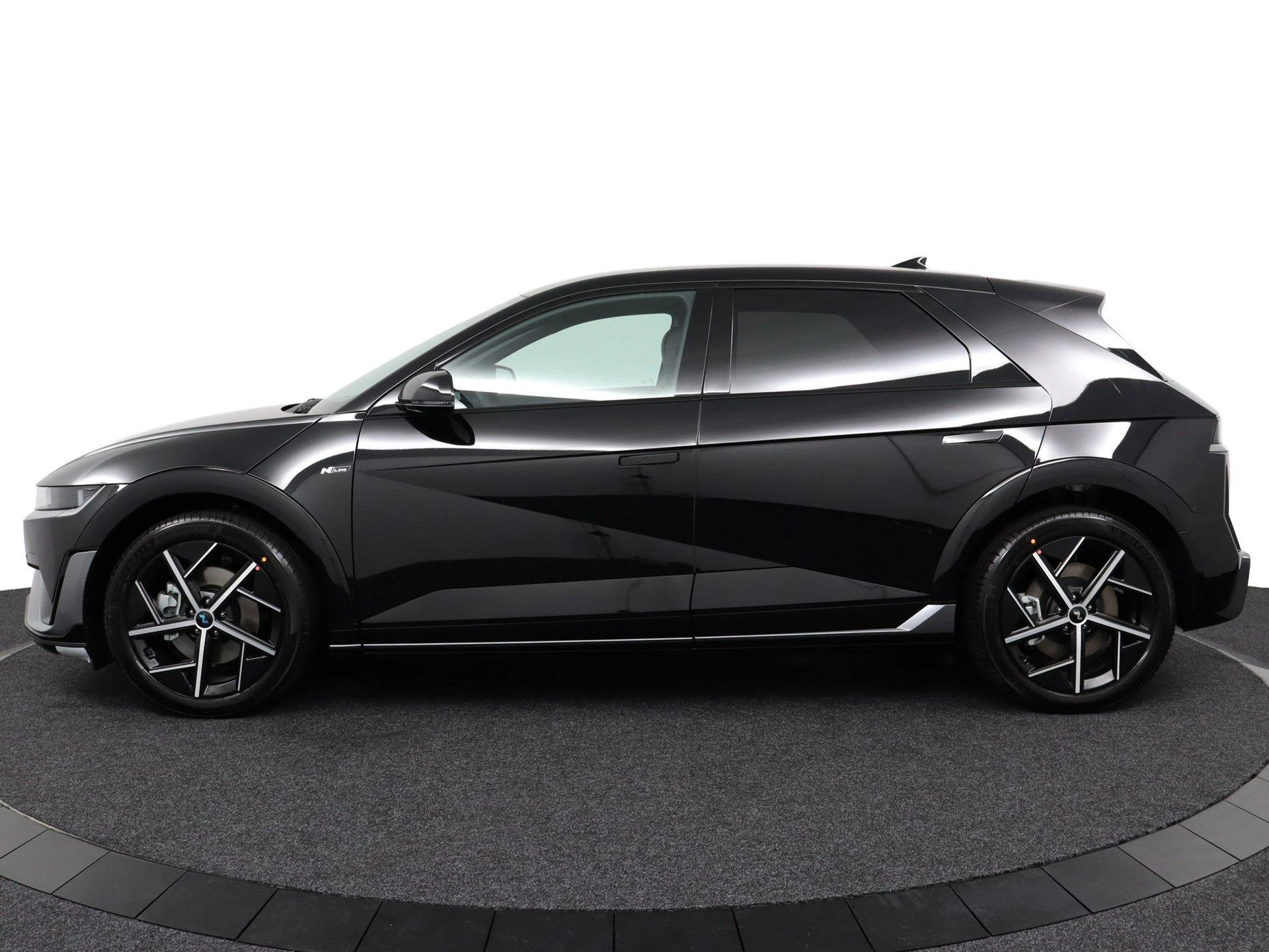 Hyundai-IONIQ 5-image-3