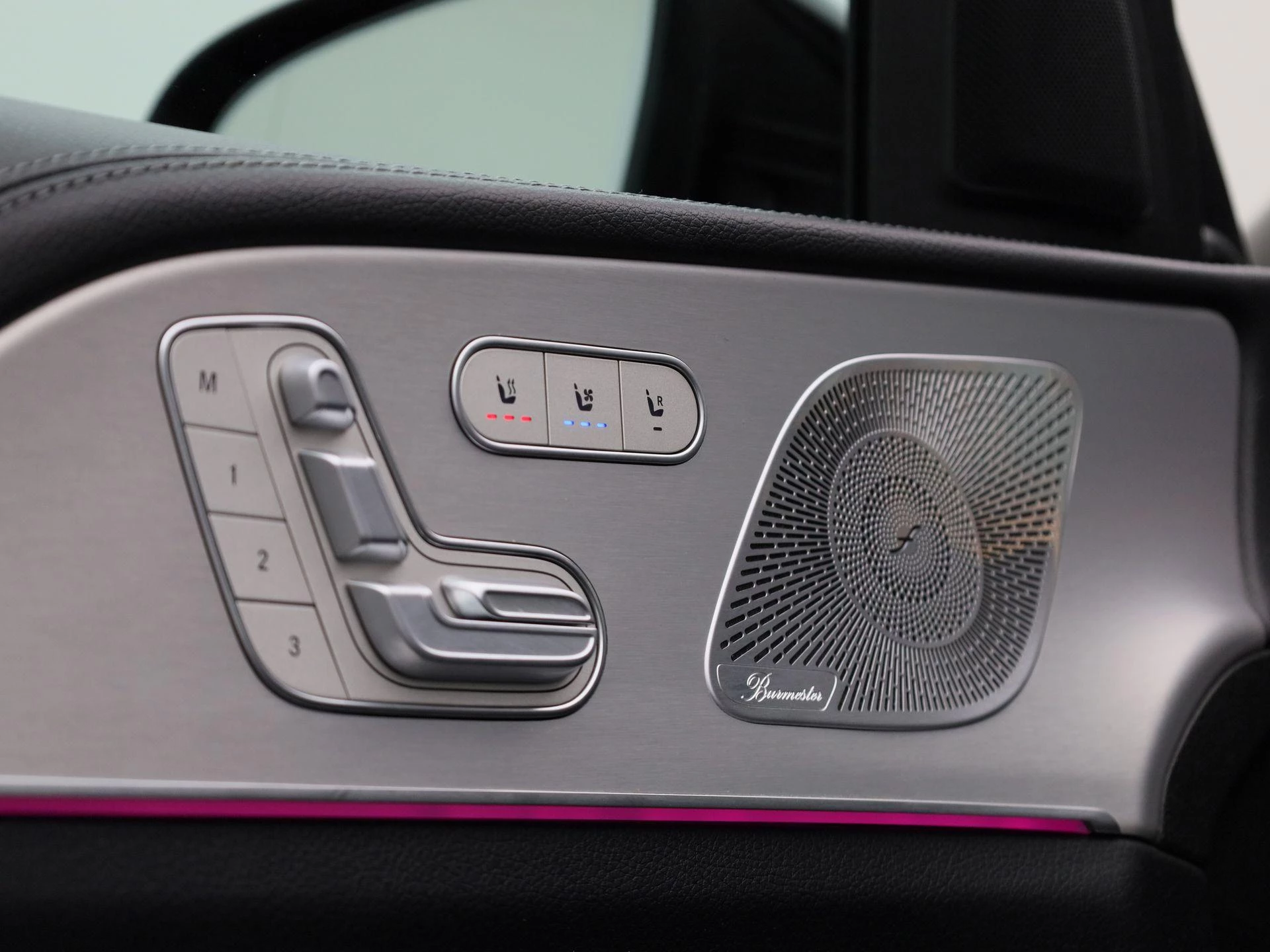 Mercedes-Benz-GLE-image-40