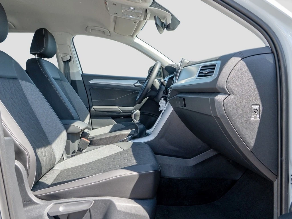 Volkswagen-T-Roc-image-6