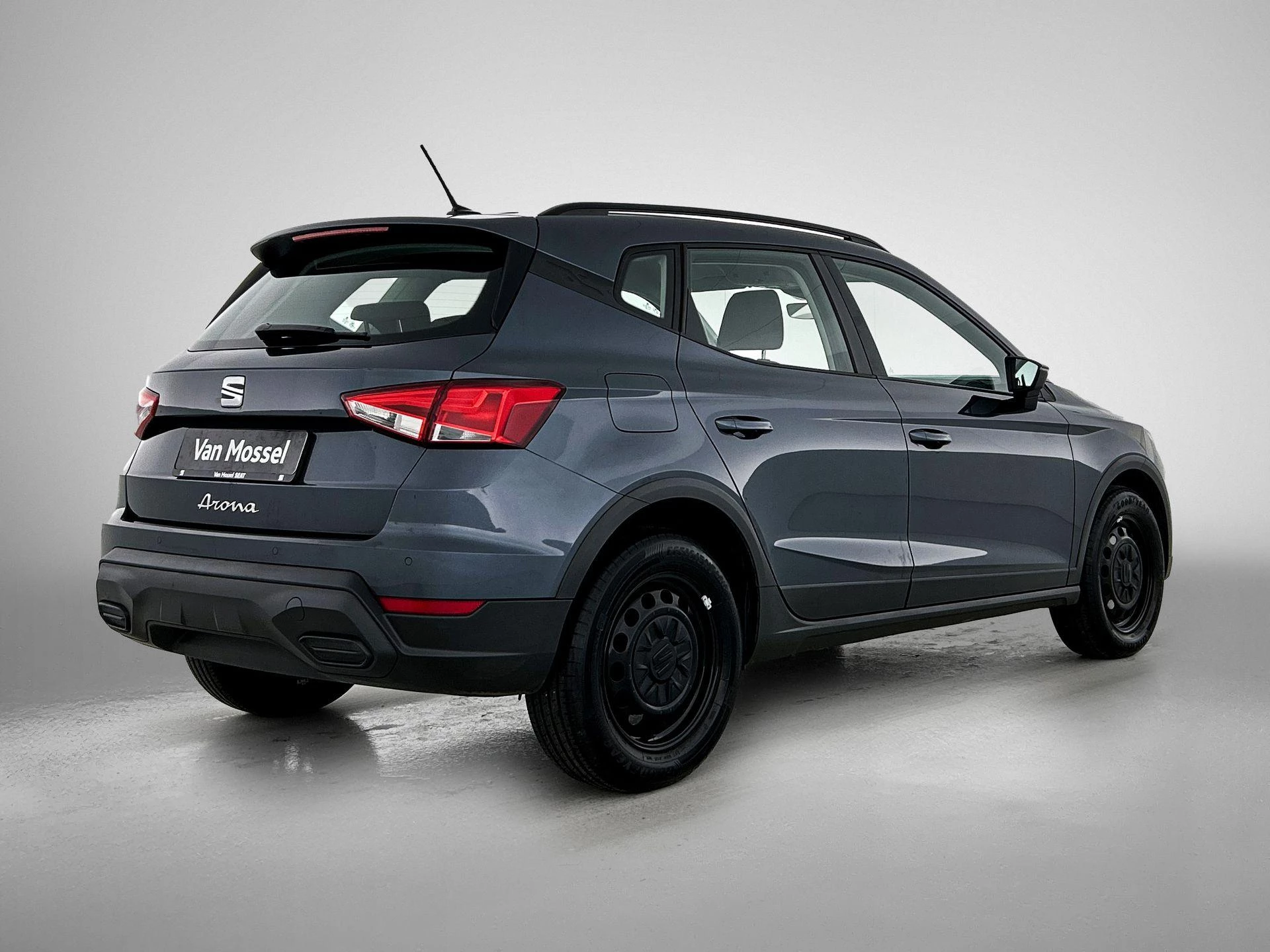 SEAT-Arona-image-3