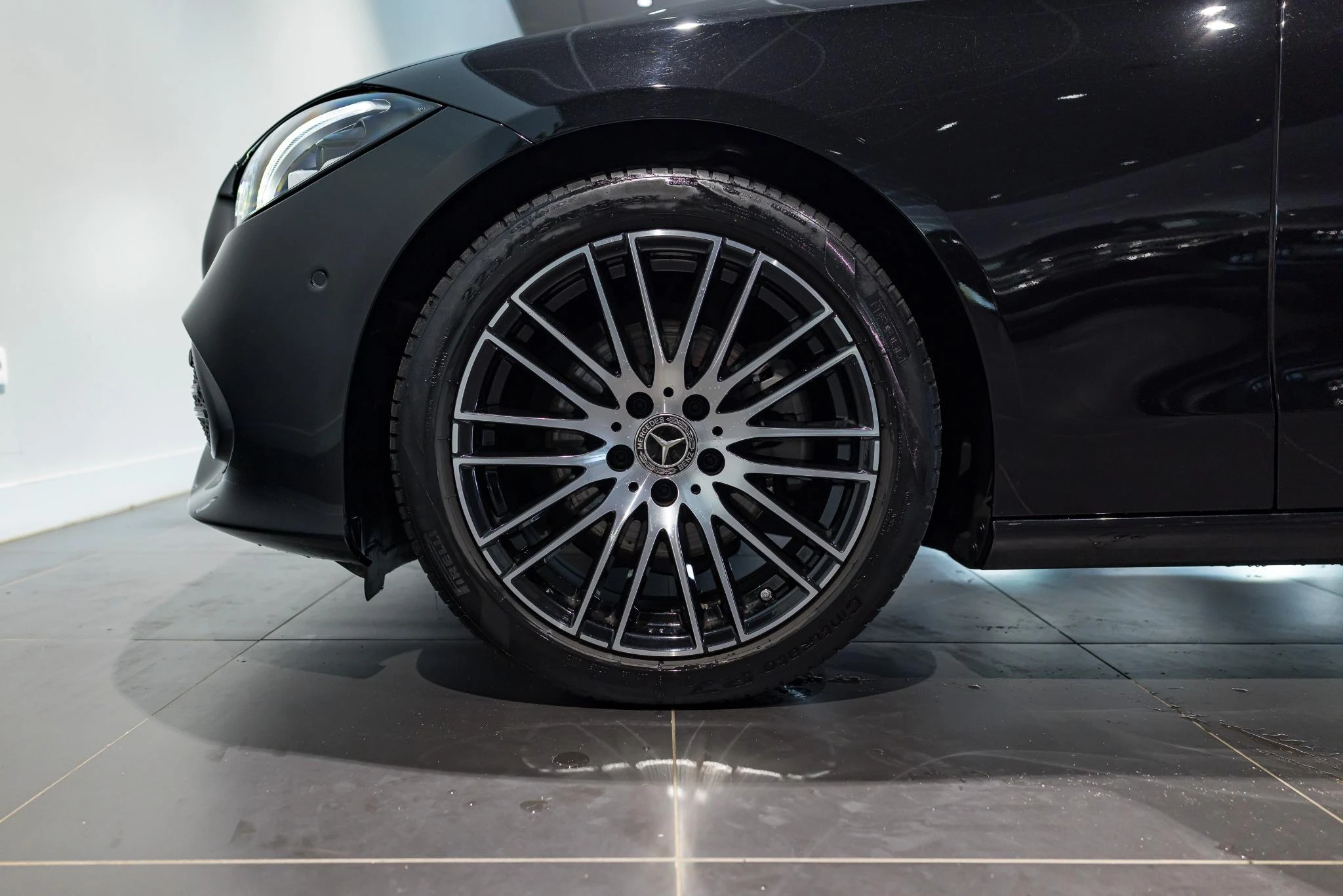 Mercedes-Benz-C-Klasse-image-8