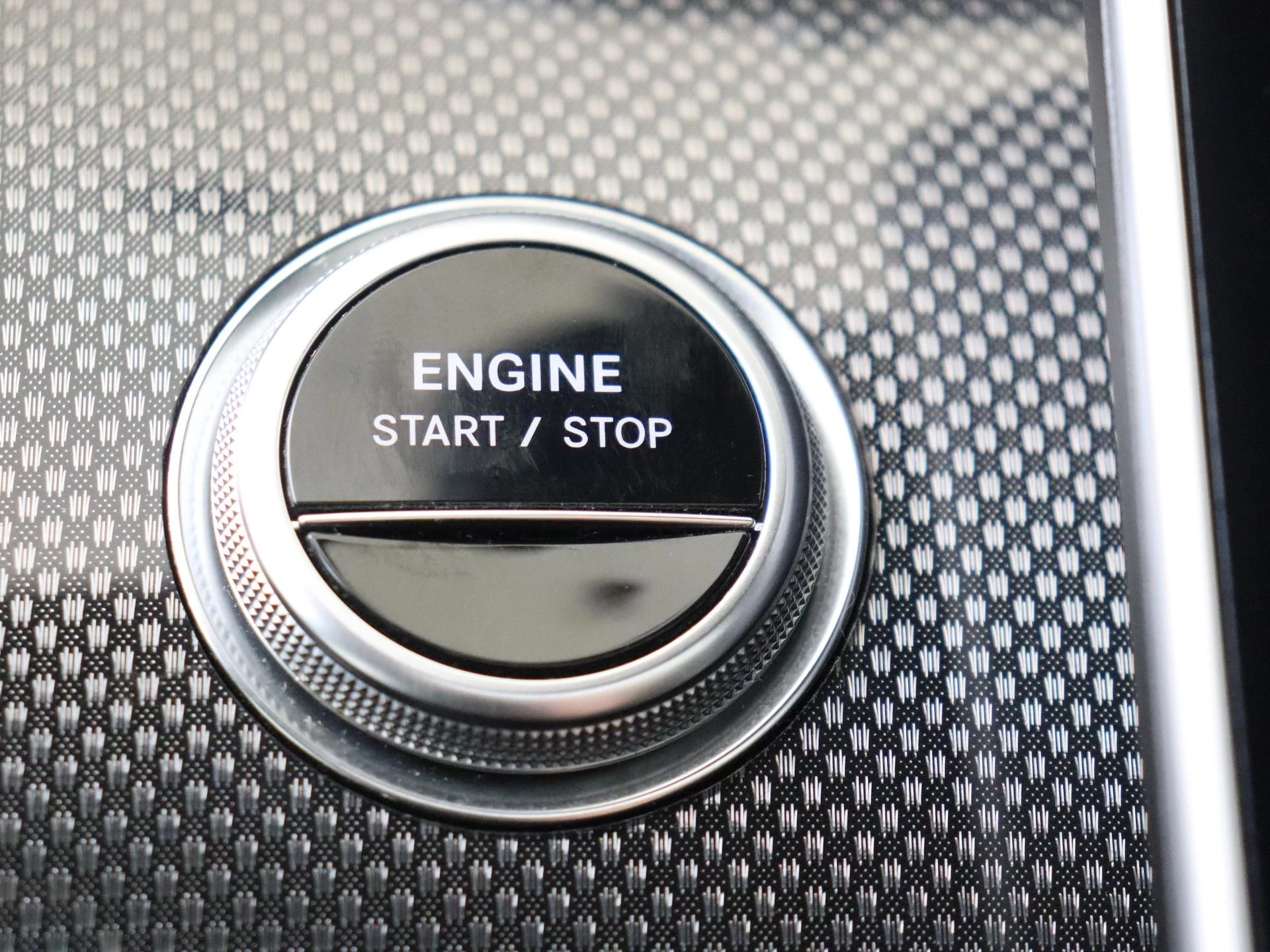 Mercedes-Benz-C-Klasse-image-24