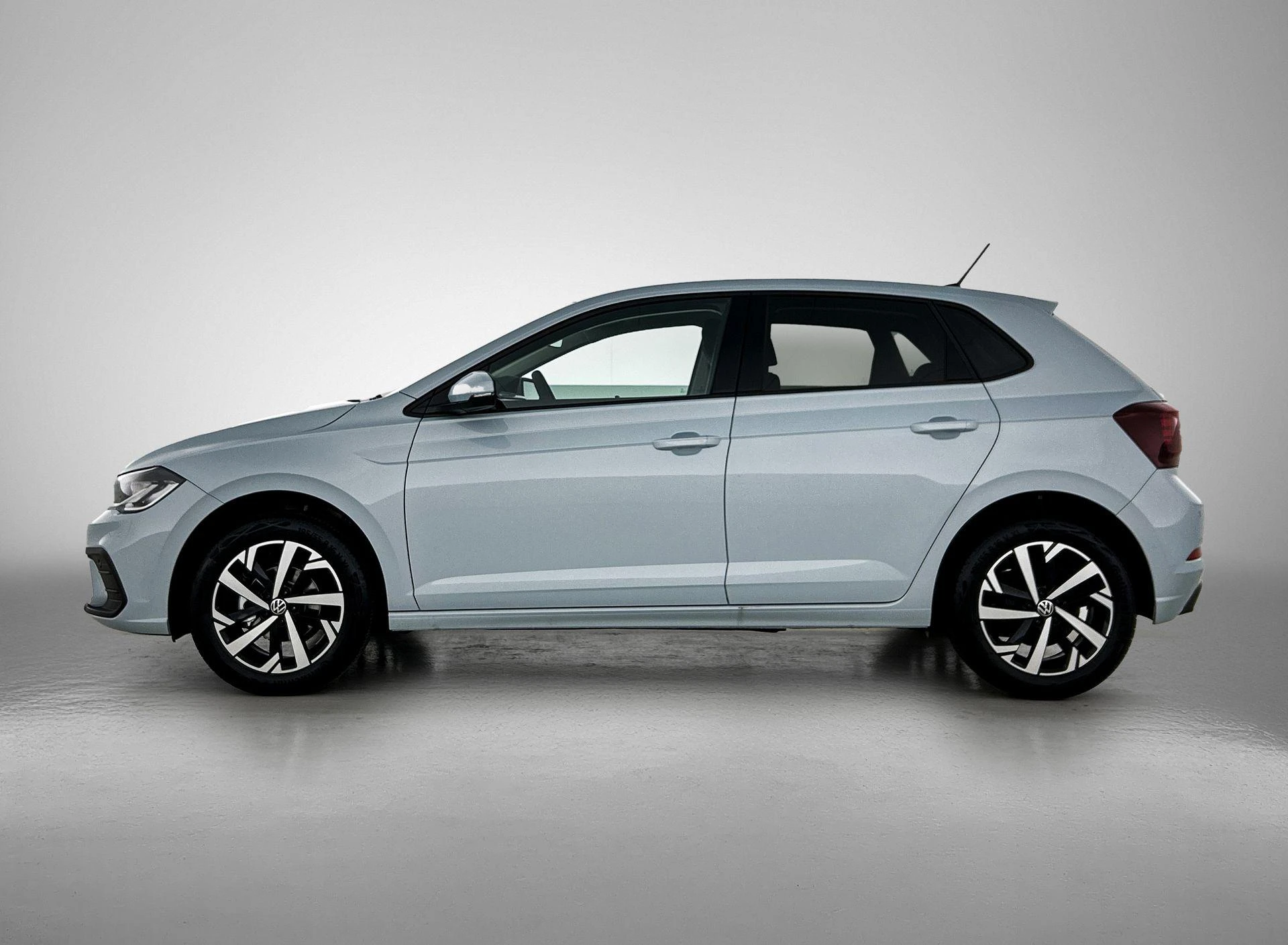 Volkswagen-Polo-image-1
