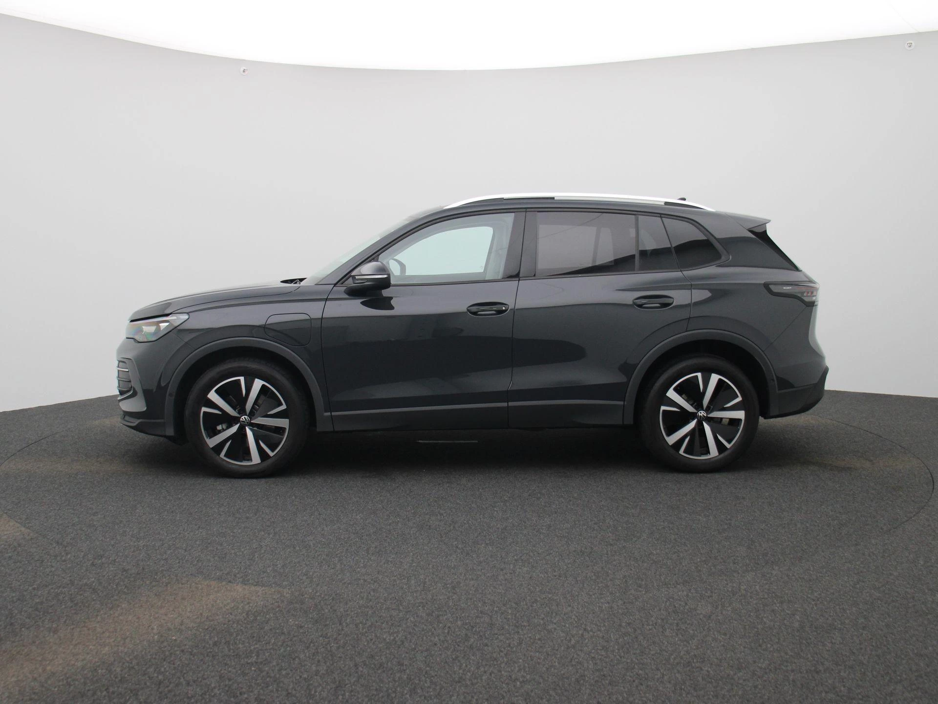 Volkswagen-Tiguan-image-3