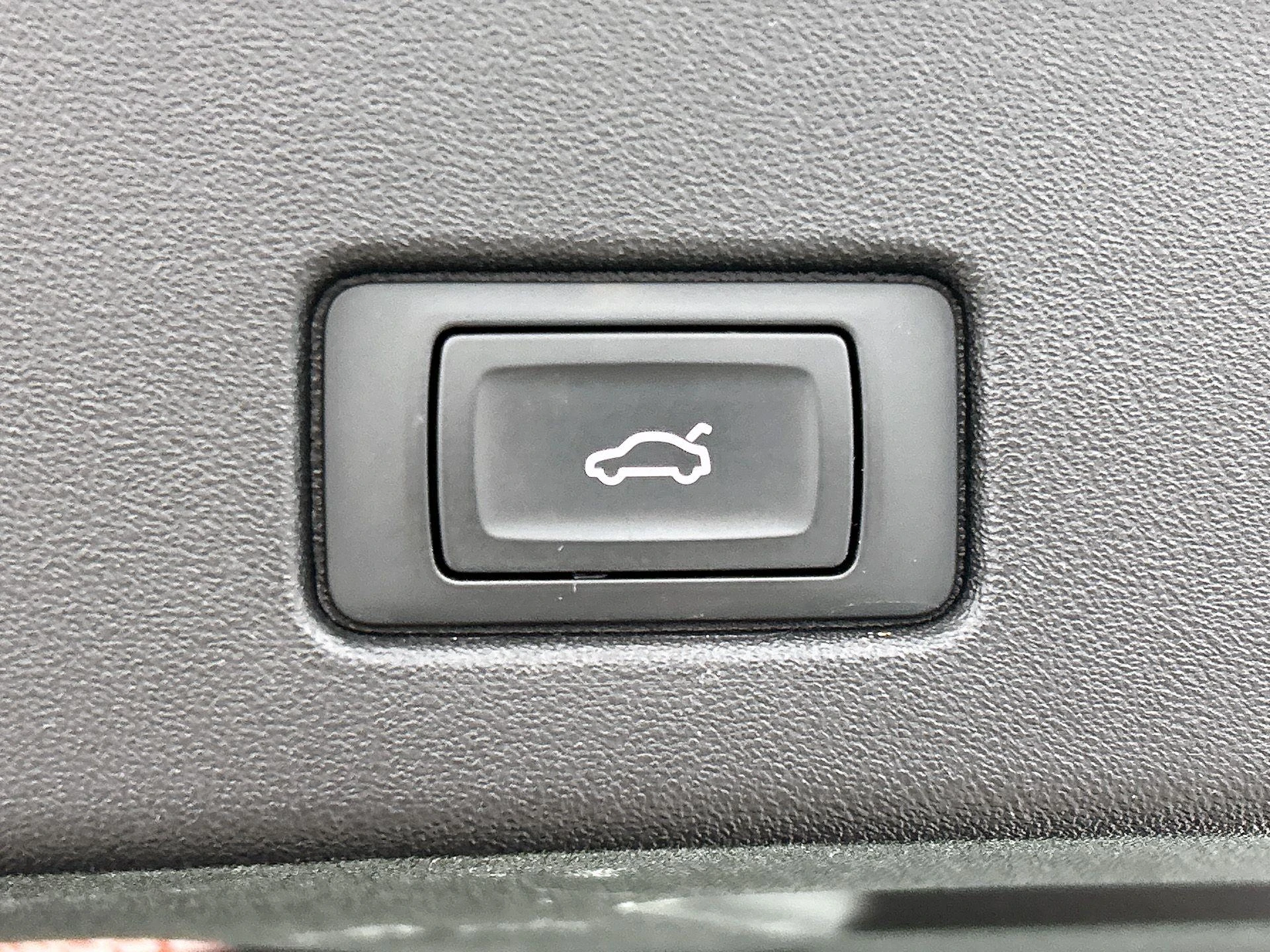 Audi-Q4 e-tron-image-24