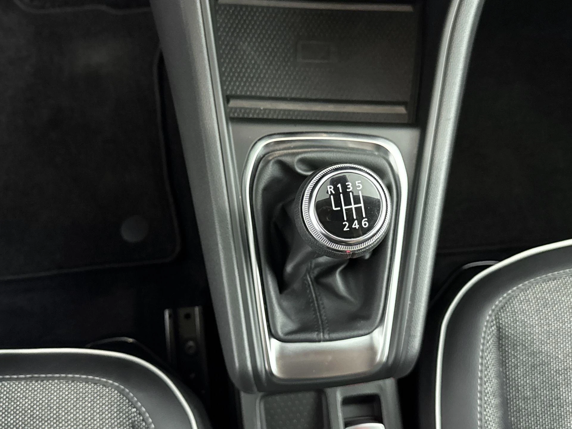 Renault-Captur-image-22