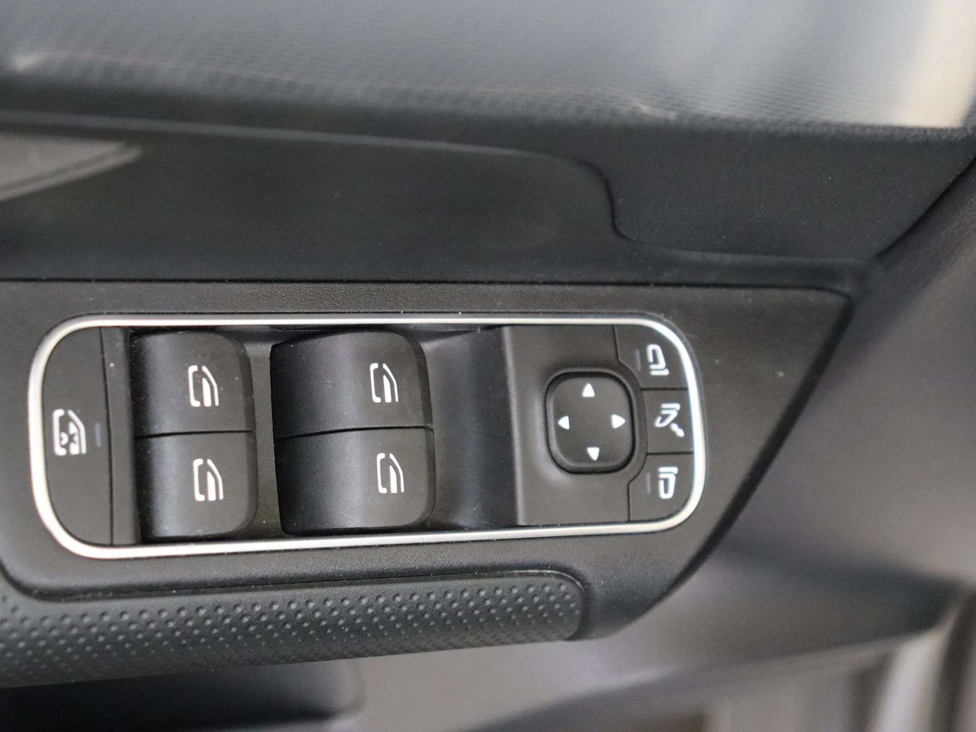 Mercedes-Benz-B-Klasse-image-25