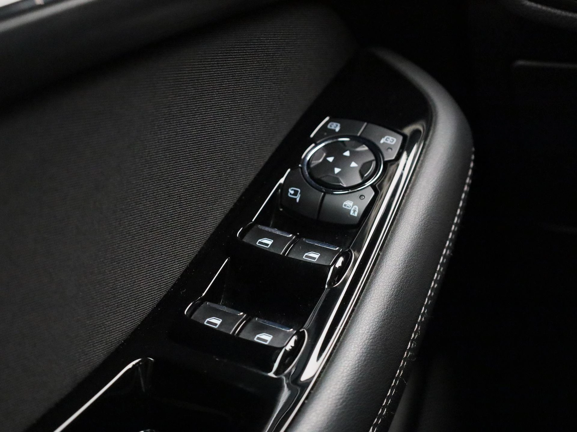 Ford-Galaxy-image-30