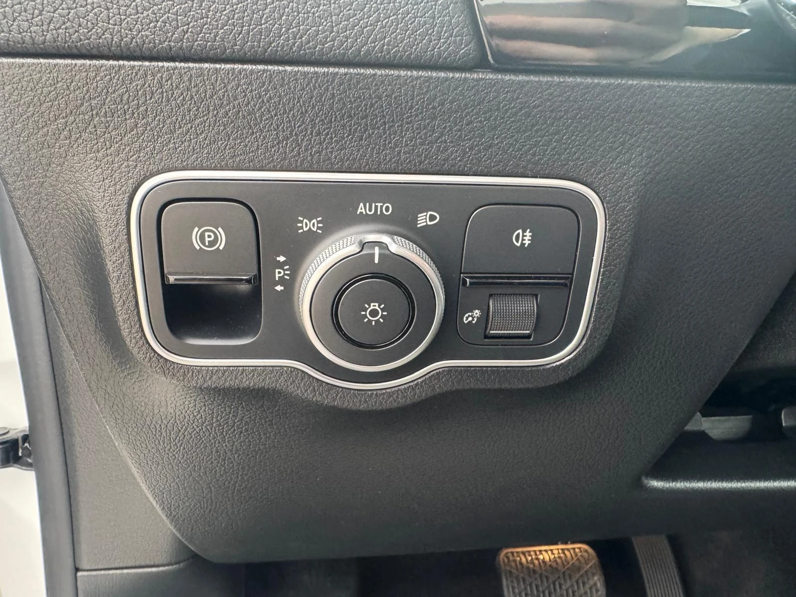 Mercedes-Benz-B-Klasse-image-27