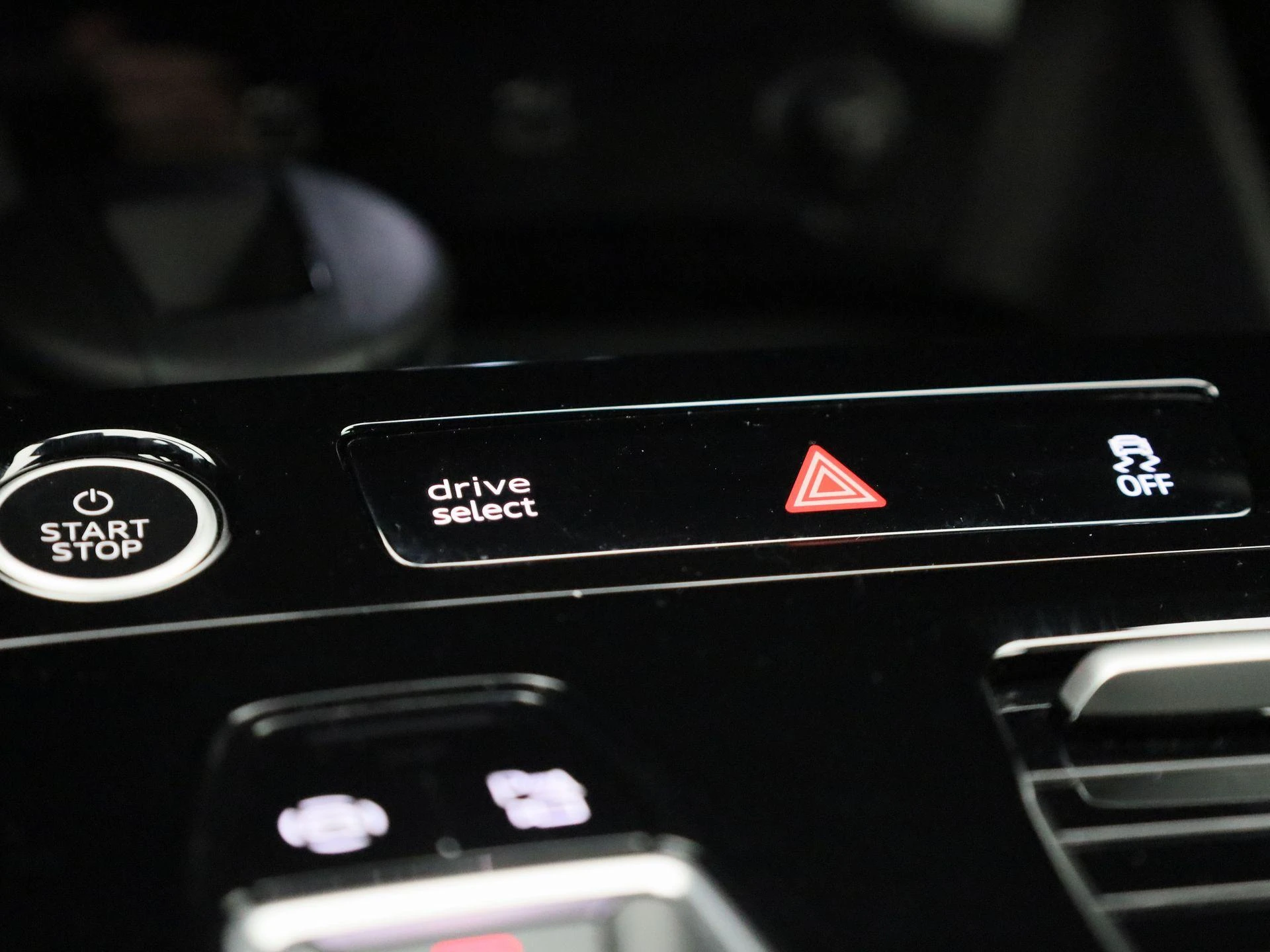 Audi-Q6 e-tron-image-28