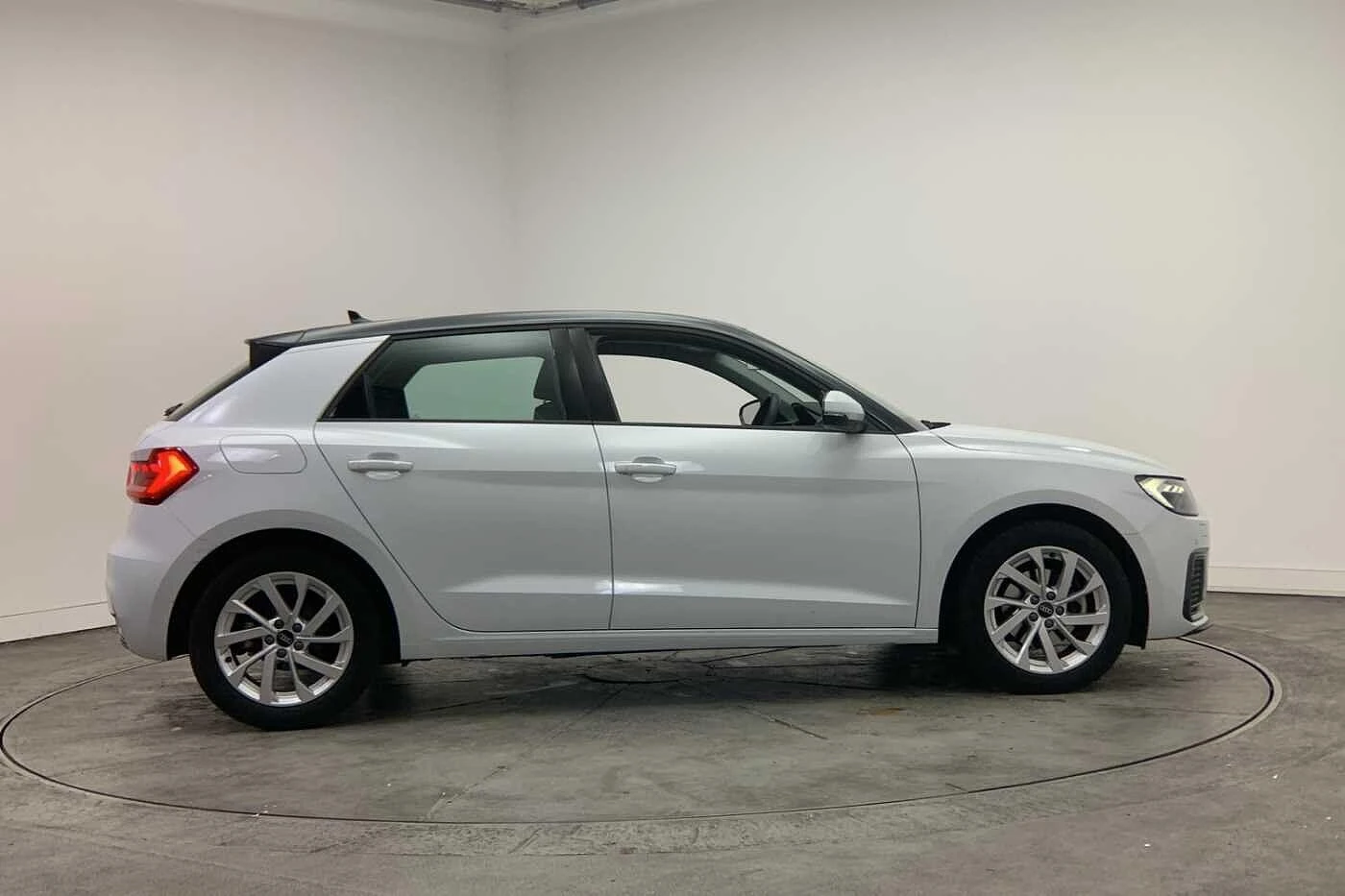 Audi-A1 Sportback-image-3