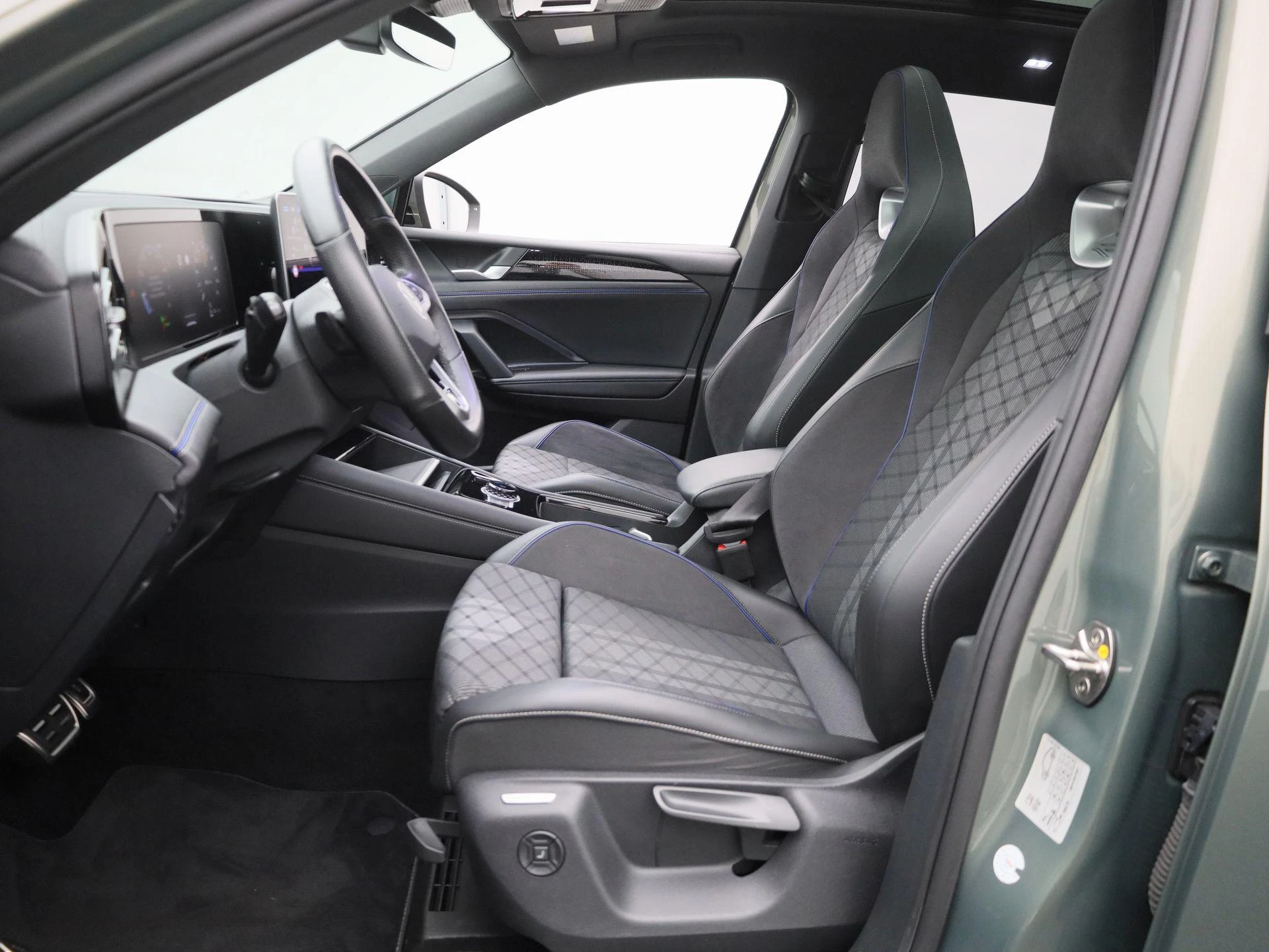 Volkswagen-Tiguan-image-8