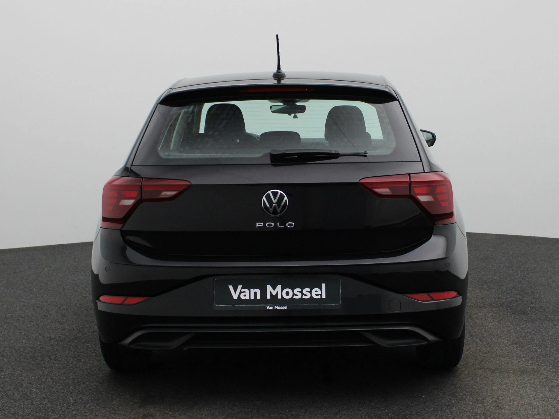 Volkswagen-Polo-image-5