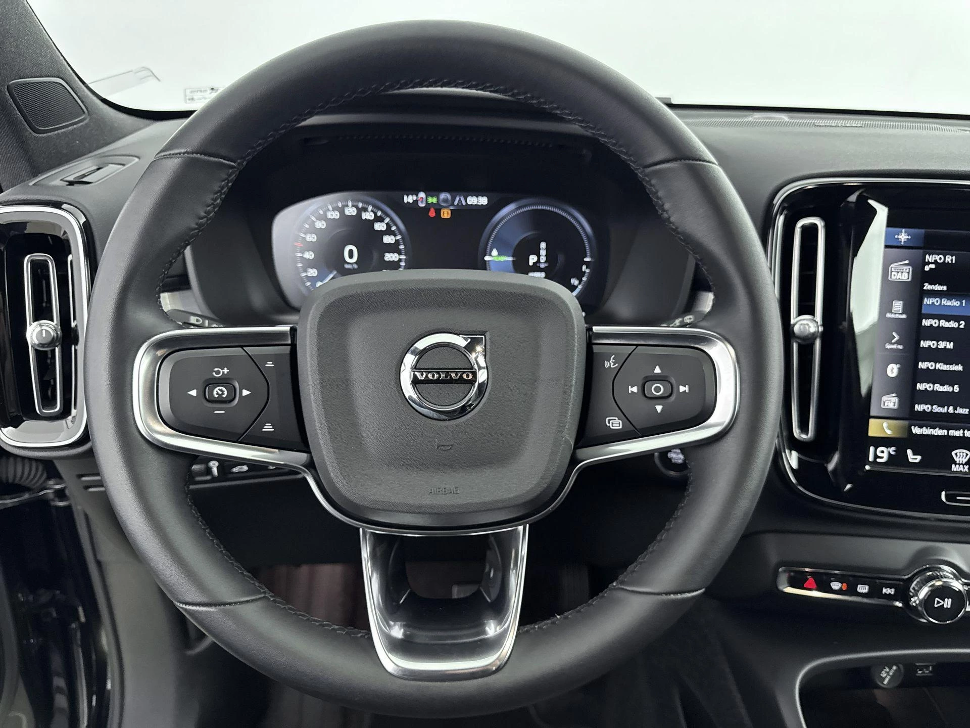 Volvo-XC40-image-27