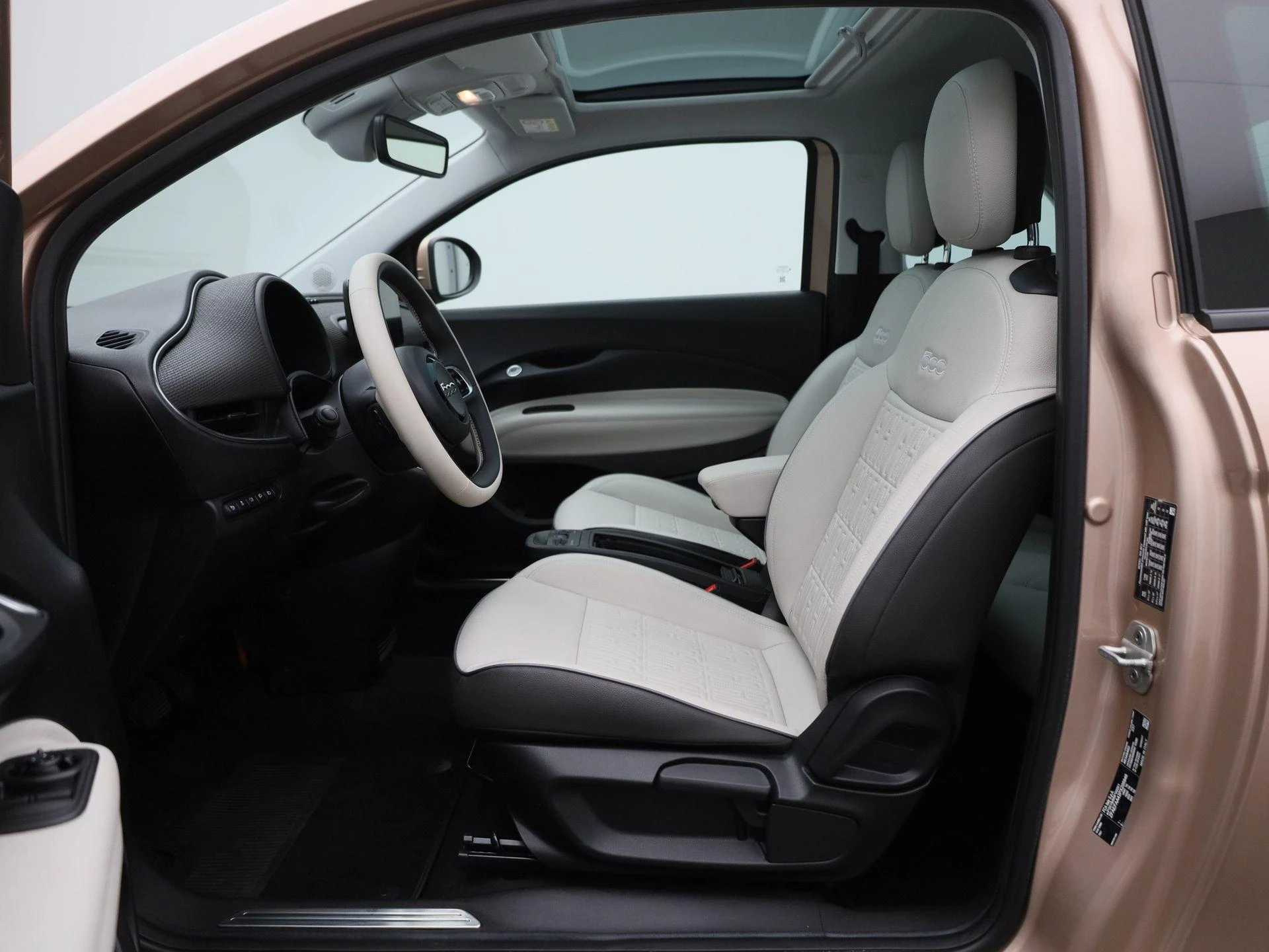 Fiat-500e-image-10
