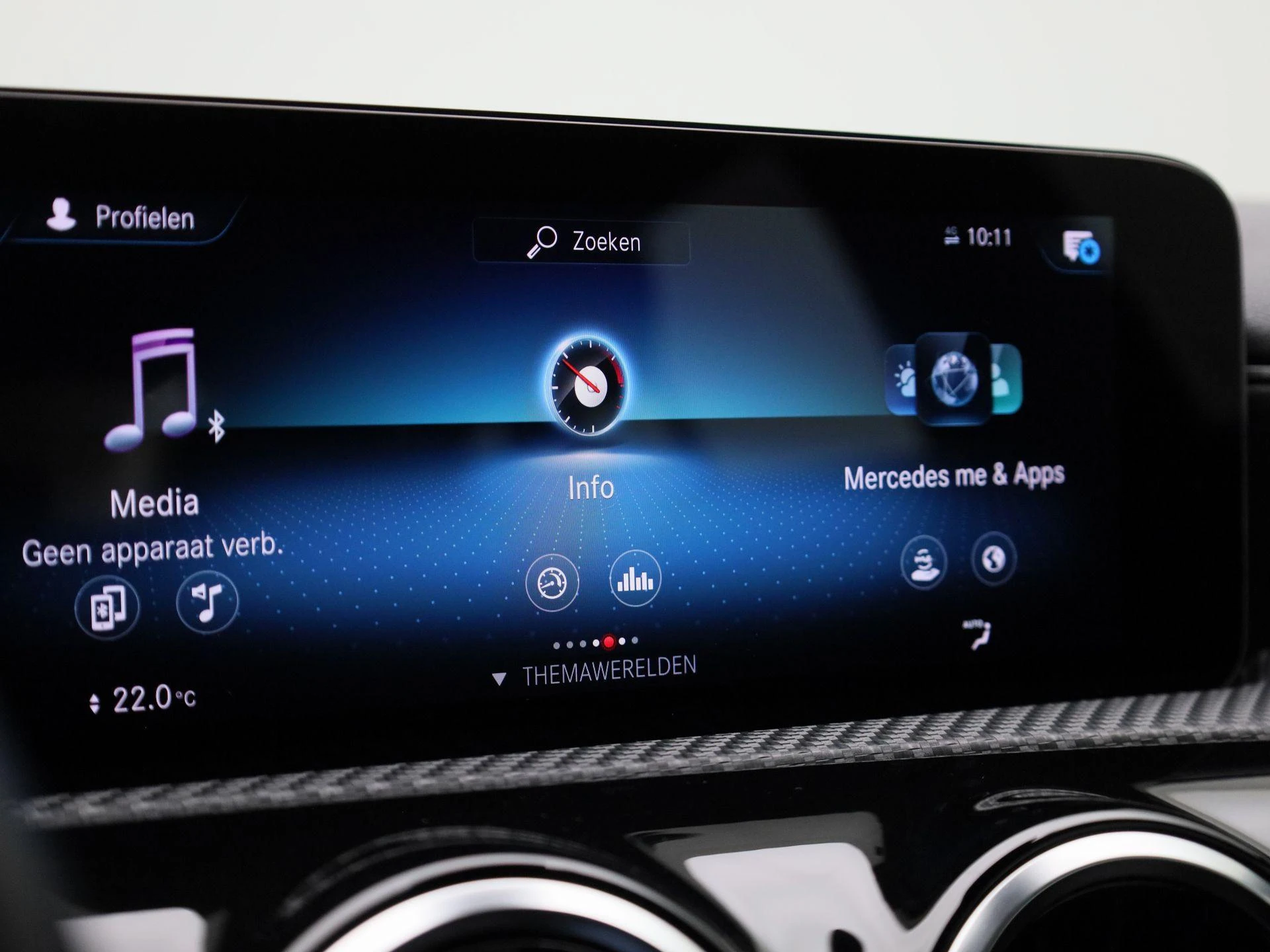 Mercedes-Benz-CLA-image-16