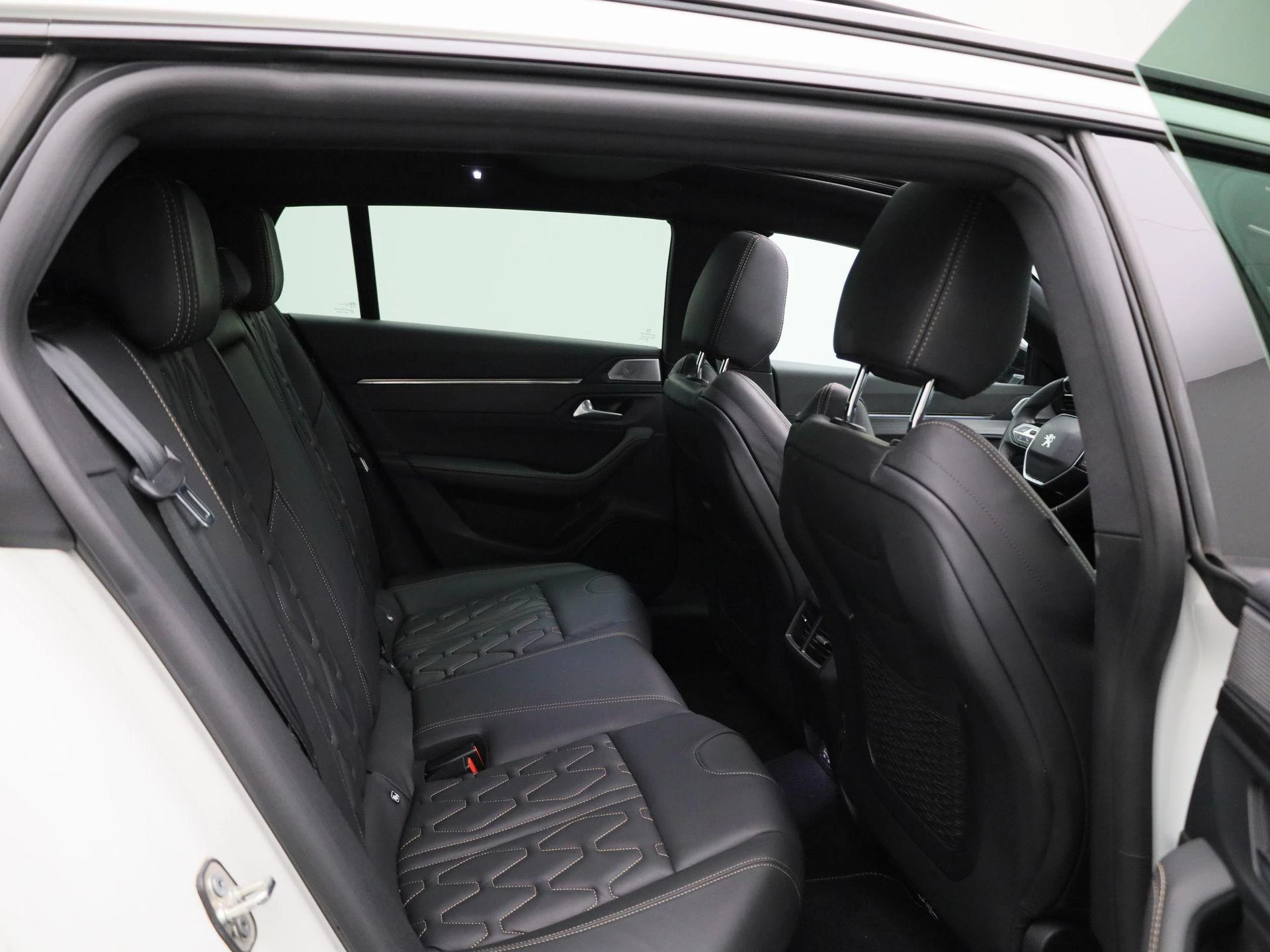 Peugeot-508-image-46