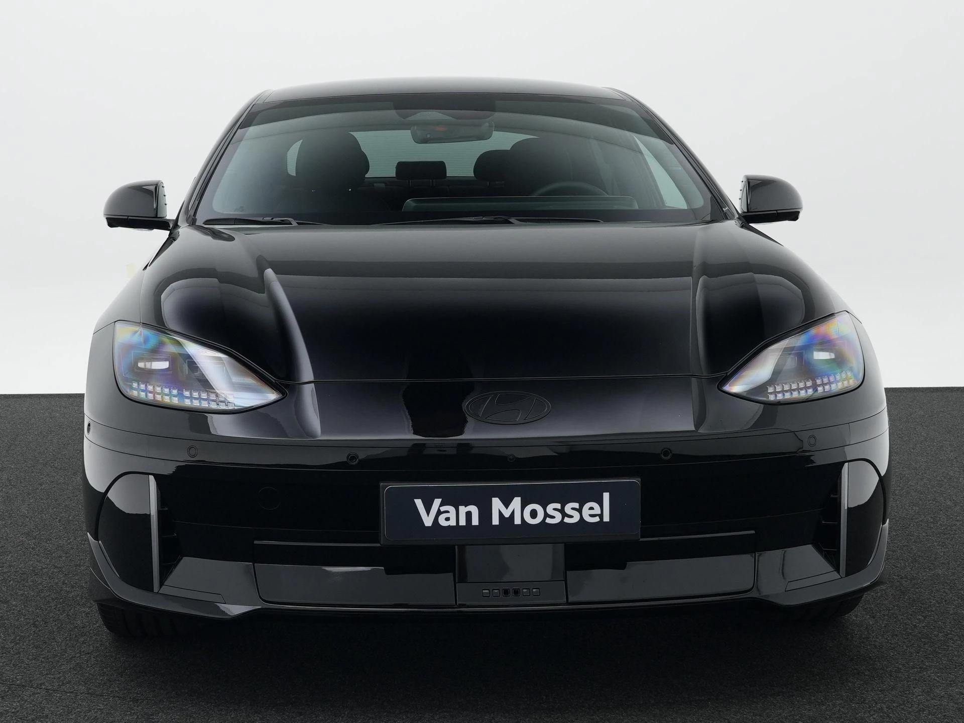 Hyundai-IONIQ 6-image-2