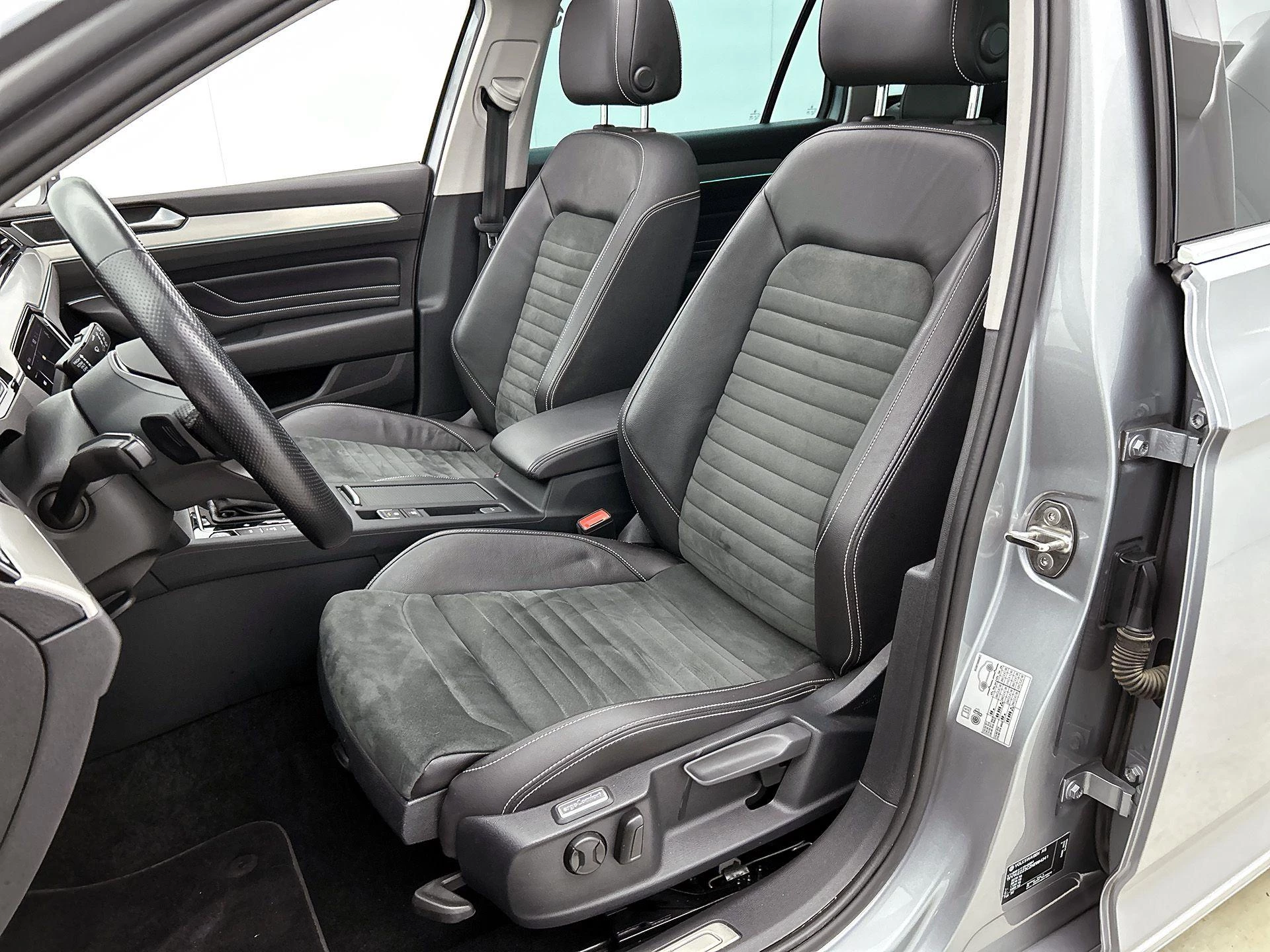 Volkswagen-Passat-image-42