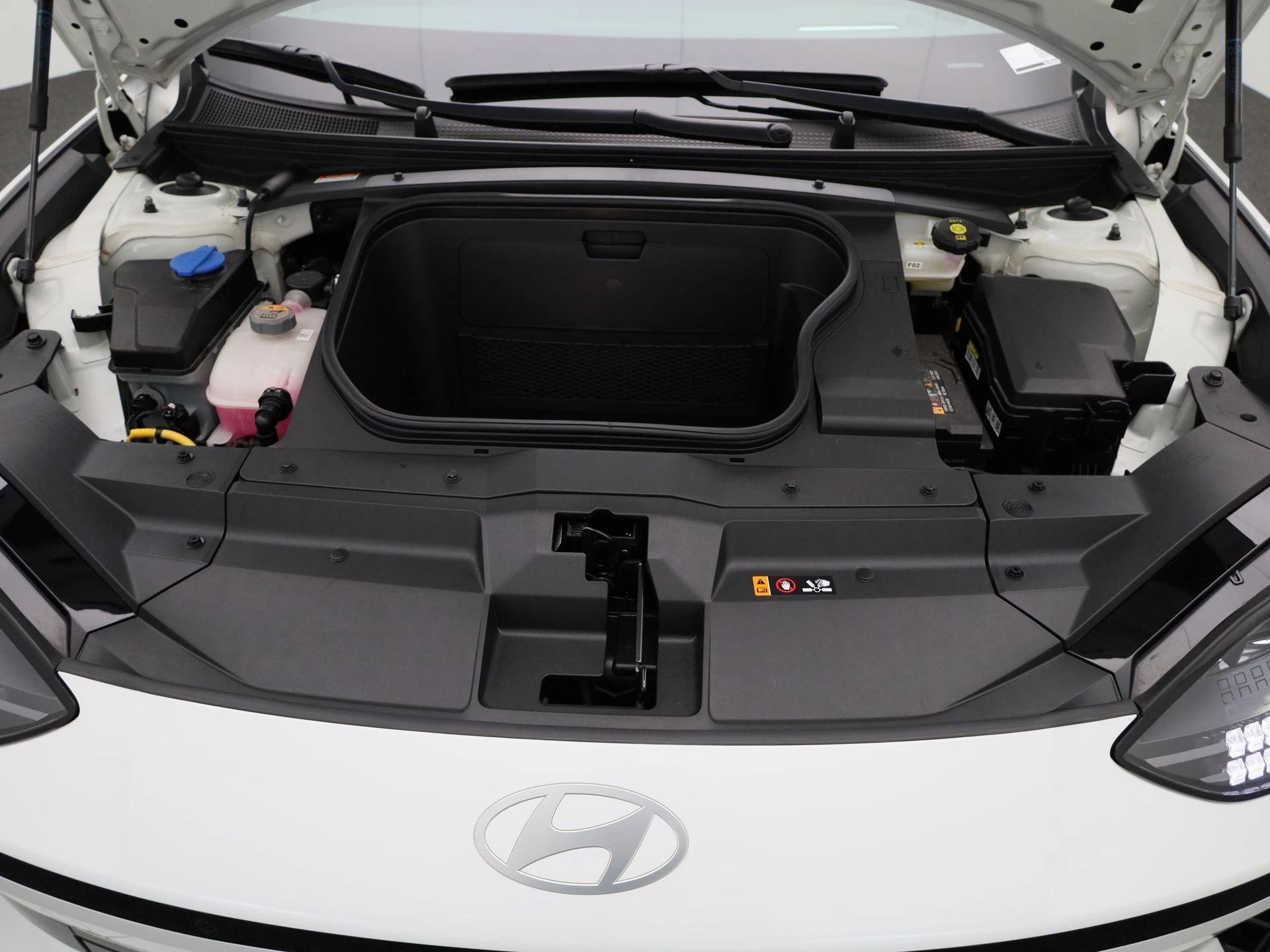 Hyundai-IONIQ 6-image-33