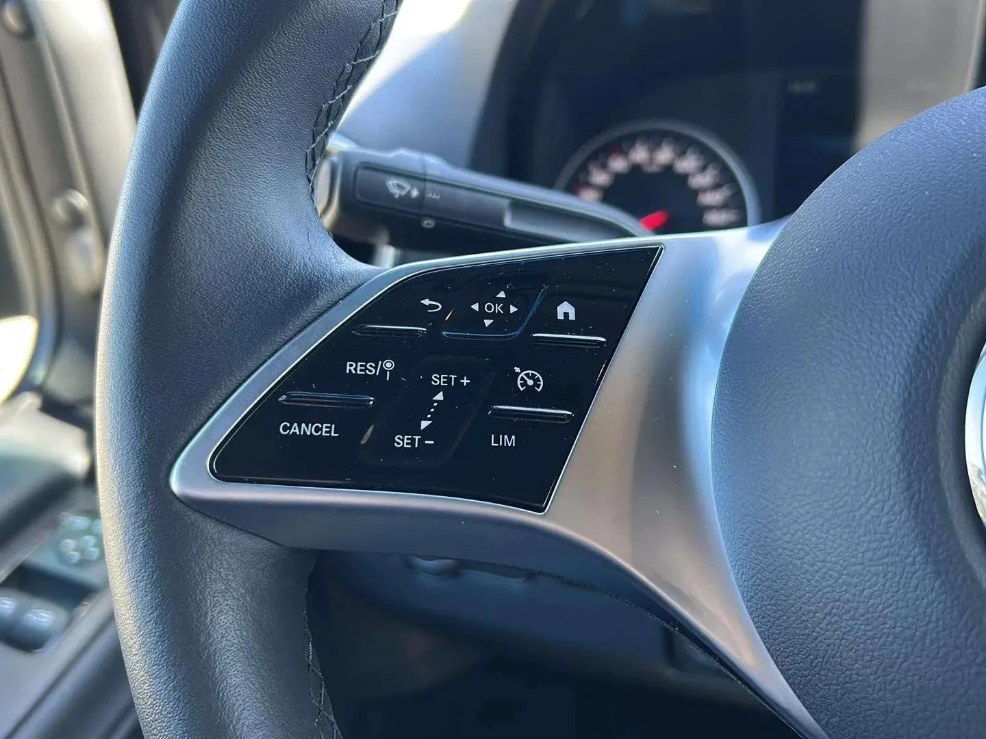Mercedes-Benz-Sprinter-image-10
