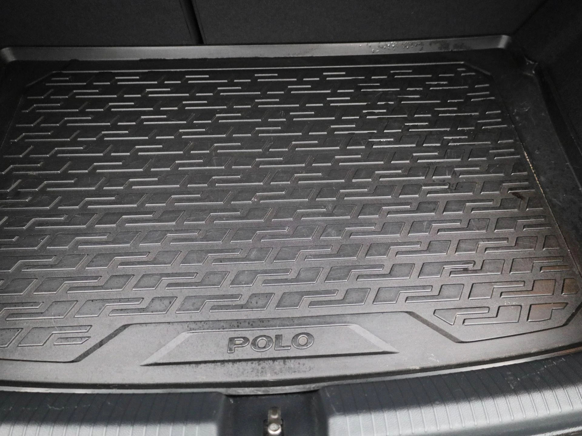 Volkswagen-Polo-image-12