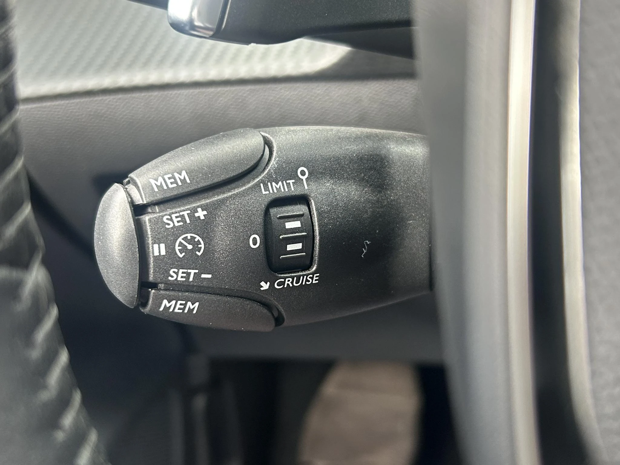 Peugeot-208-image-10