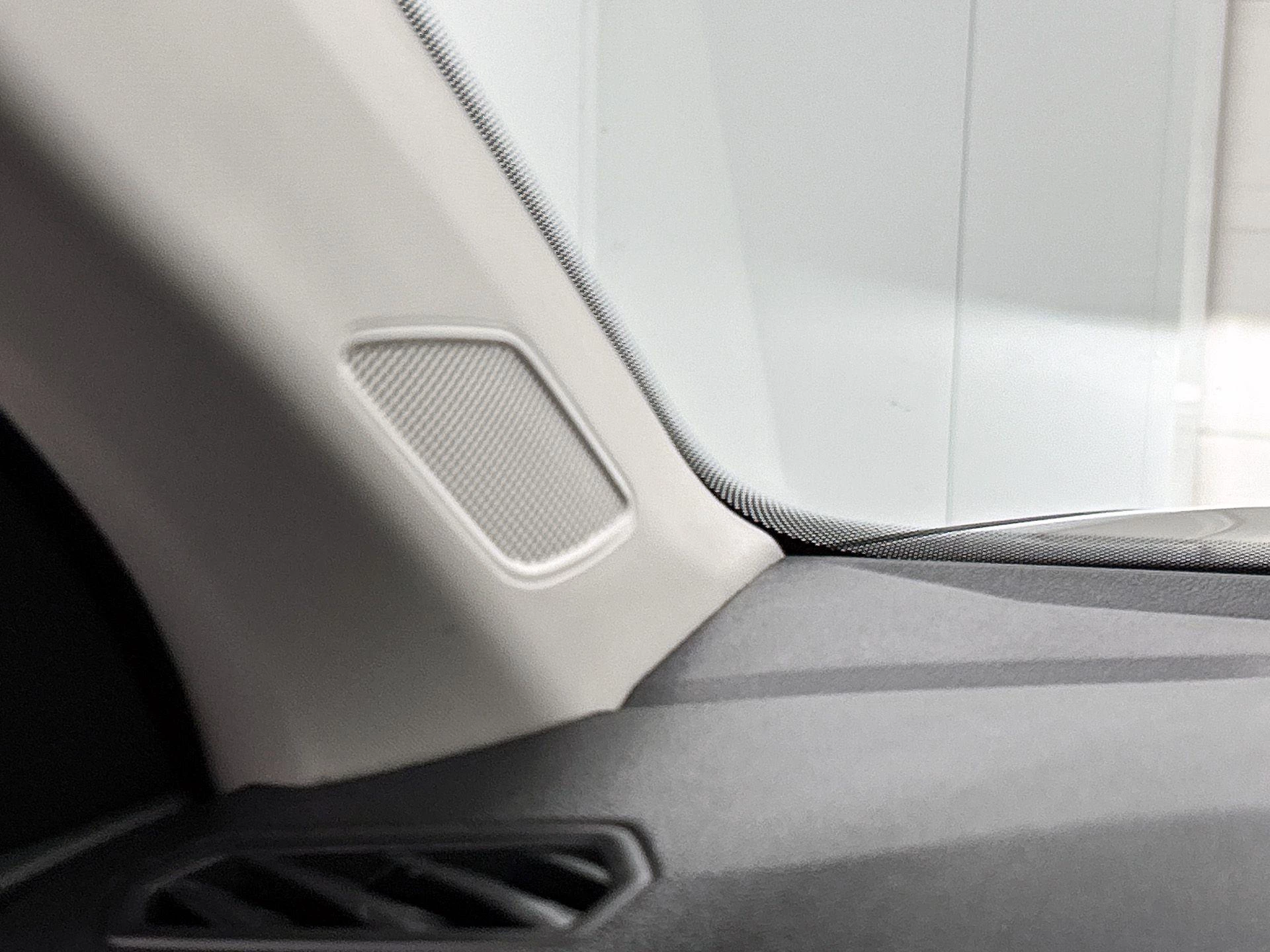 Volkswagen-T-Cross-image-11