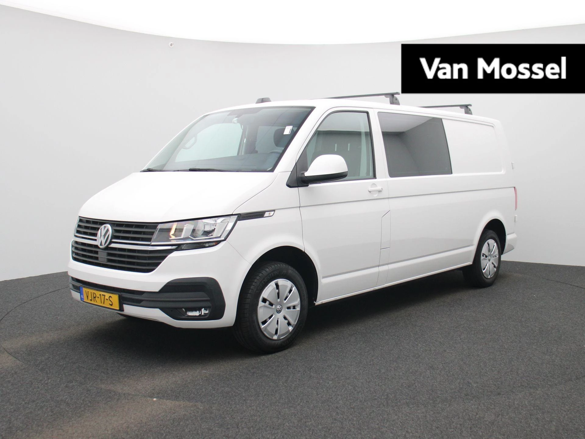 Volkswagen-Transporter-image-0