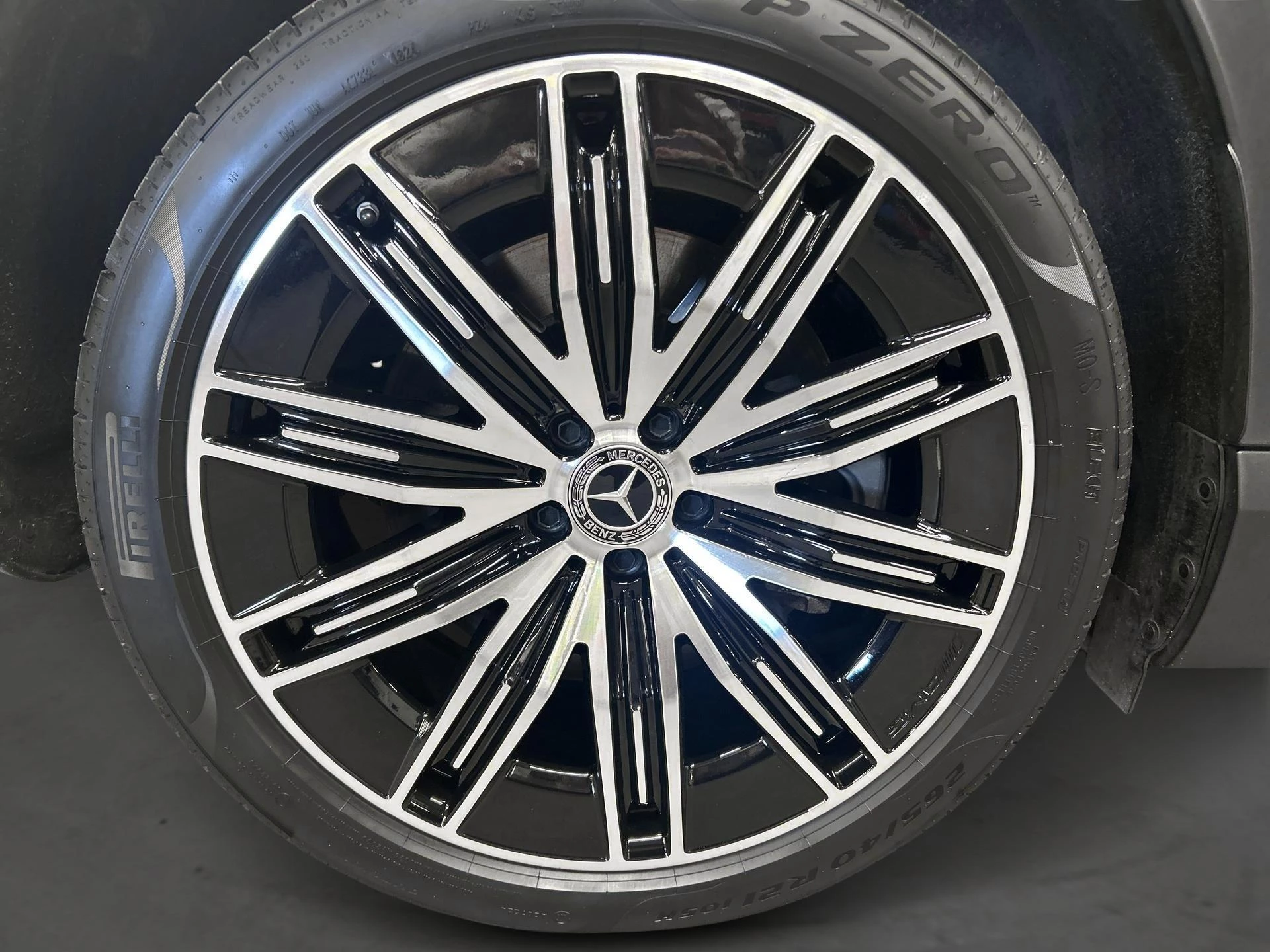 Mercedes-Benz EQE SUV 350 4M AMG Line + PANORAMISCH DAK + TREKHAAK + BURMESTER +