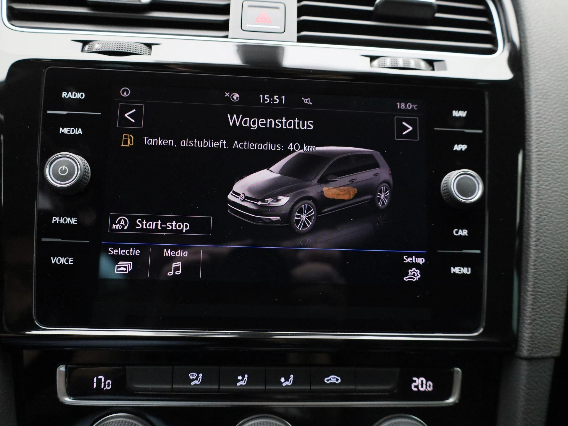 Volkswagen-Golf-image-21