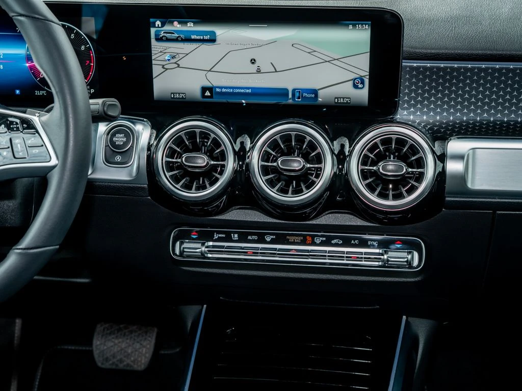 Mercedes-Benz-GLB 200-image-9