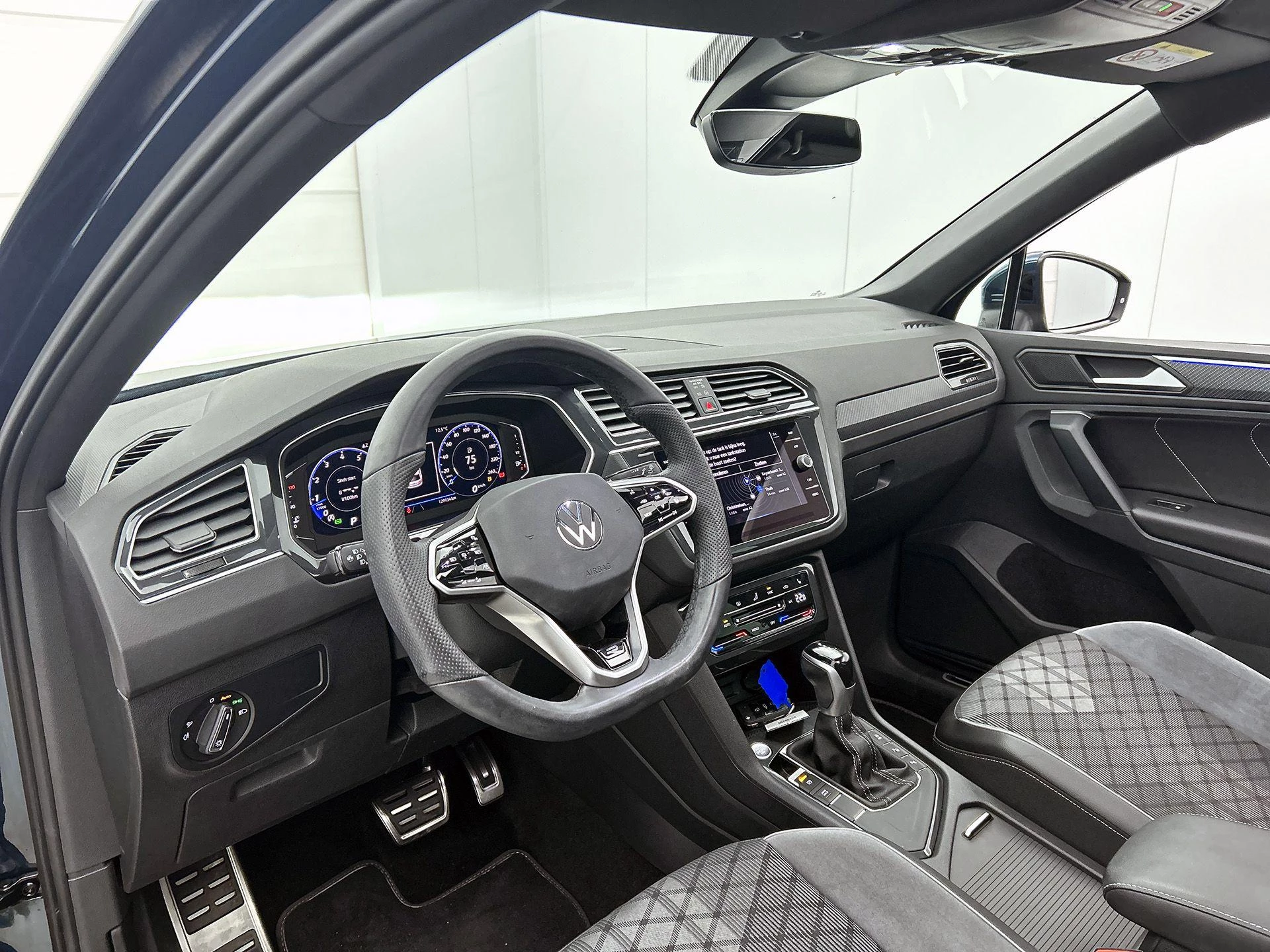 Volkswagen-Tiguan-image-18