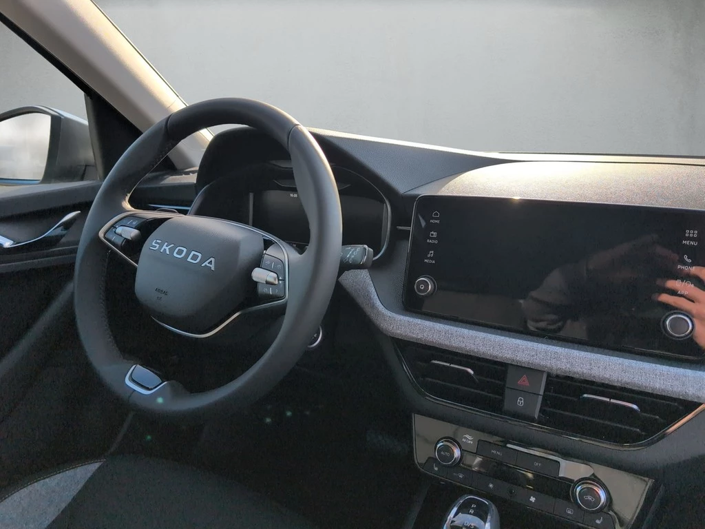 Škoda Kamiq Tour 1.0 TSI 116PS DSG ABGABE 09.2026