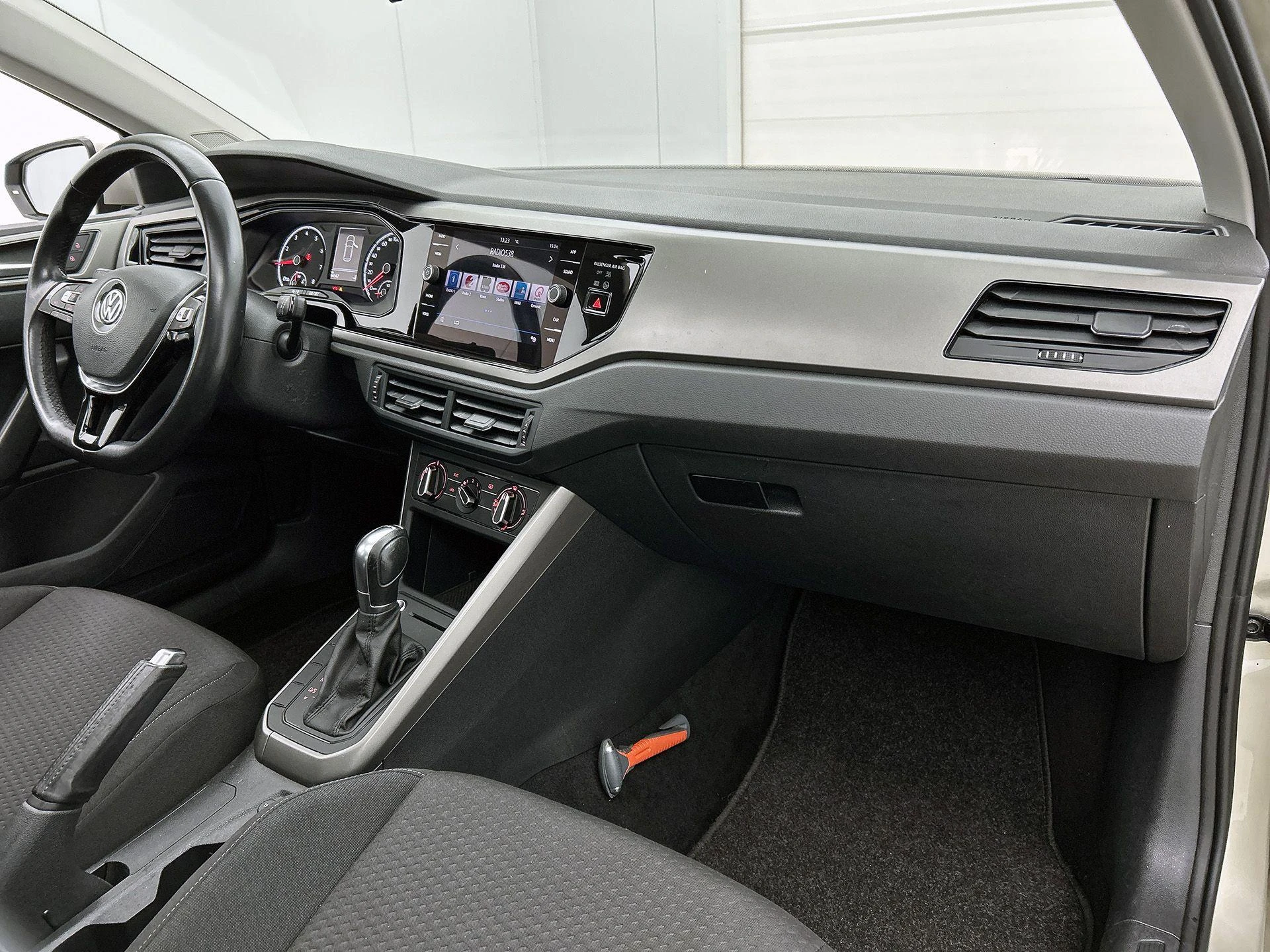 Volkswagen-Polo-image-18