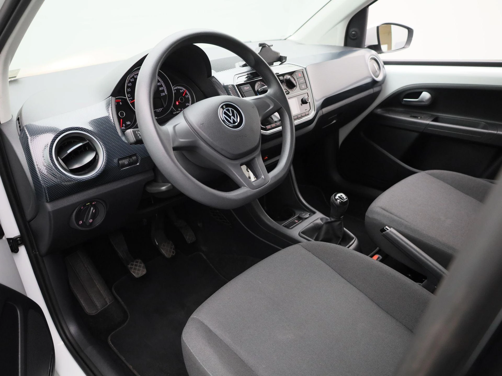 Volkswagen-up!-image-15