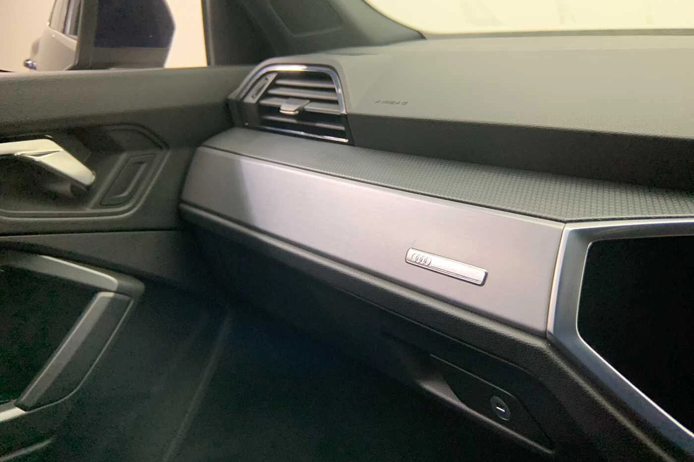 Audi-Q3-image-18