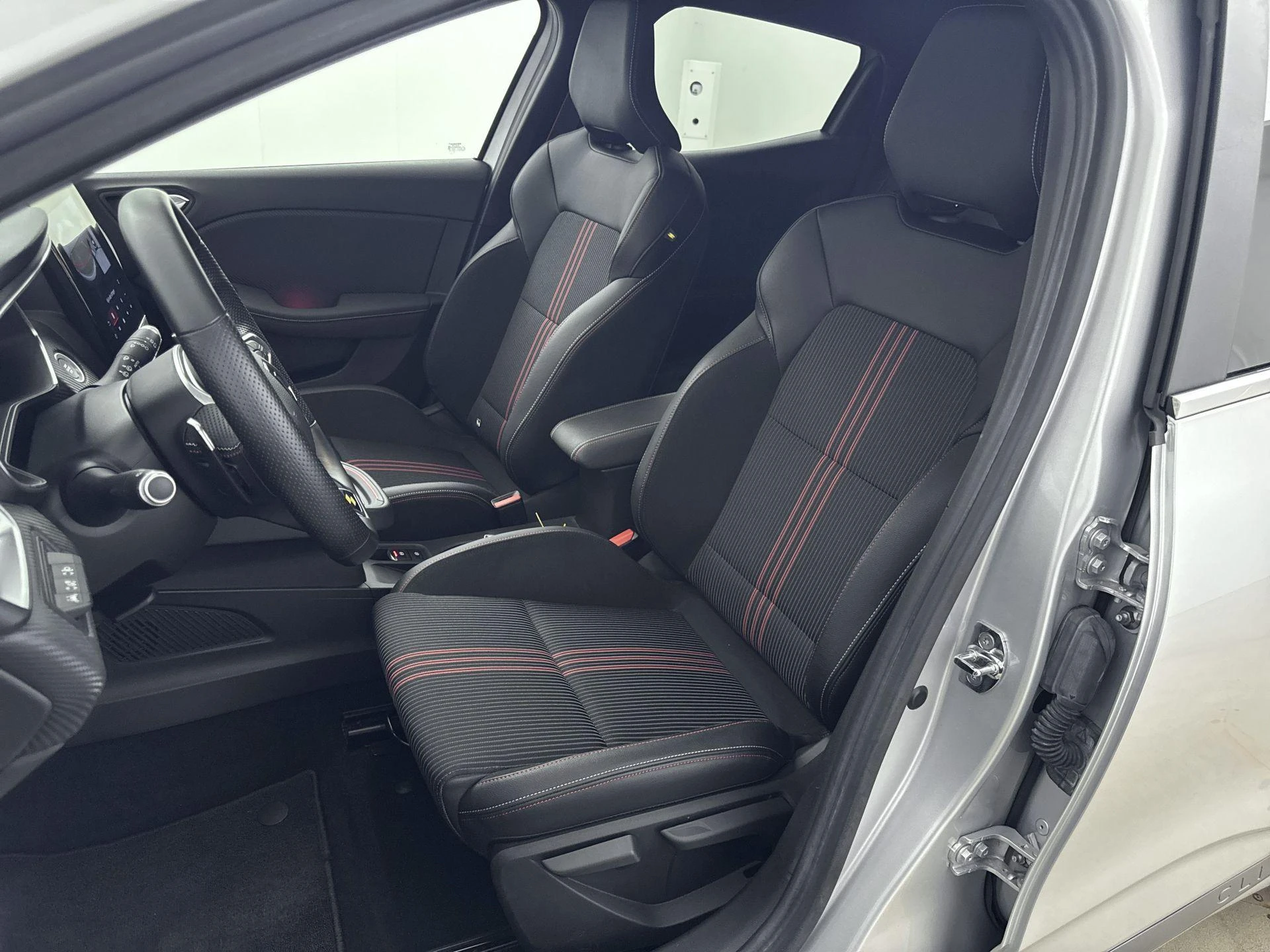 Renault-Clio-image-27