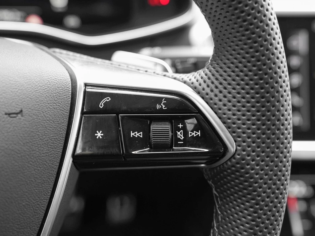 Audi S6 Avant 3.0 TDI Navi LED Kamera Optik schwarz+
