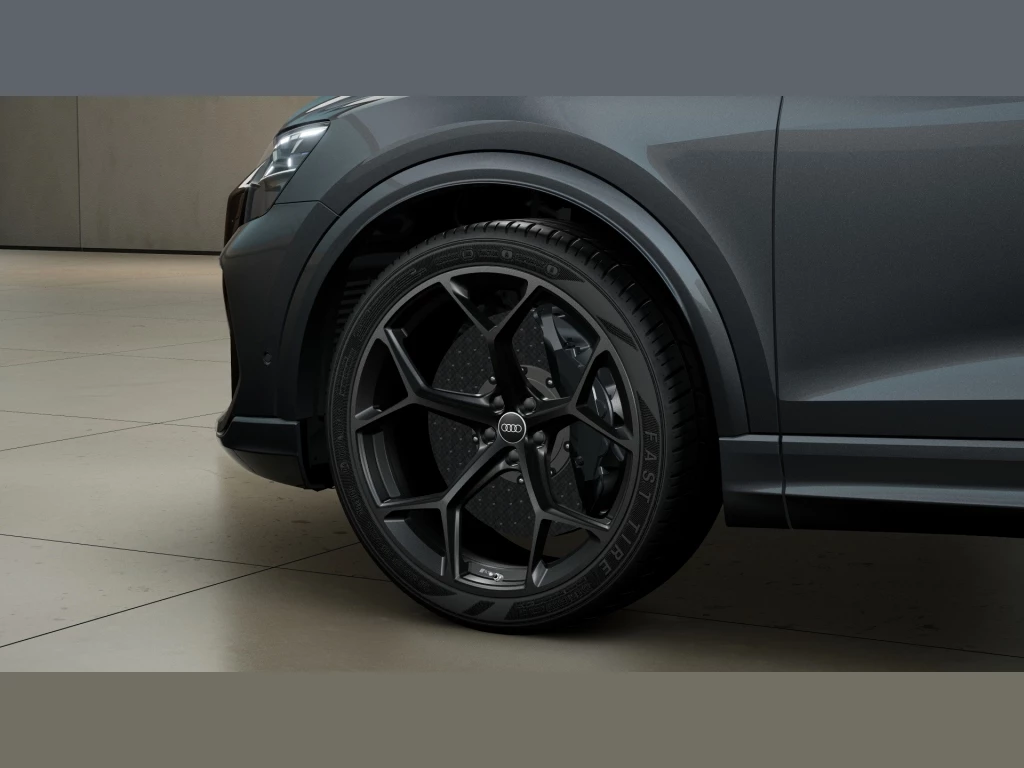 Audi RSQ8 performance TFSI quattro B&O Matrix Pano 360° HUD AHK