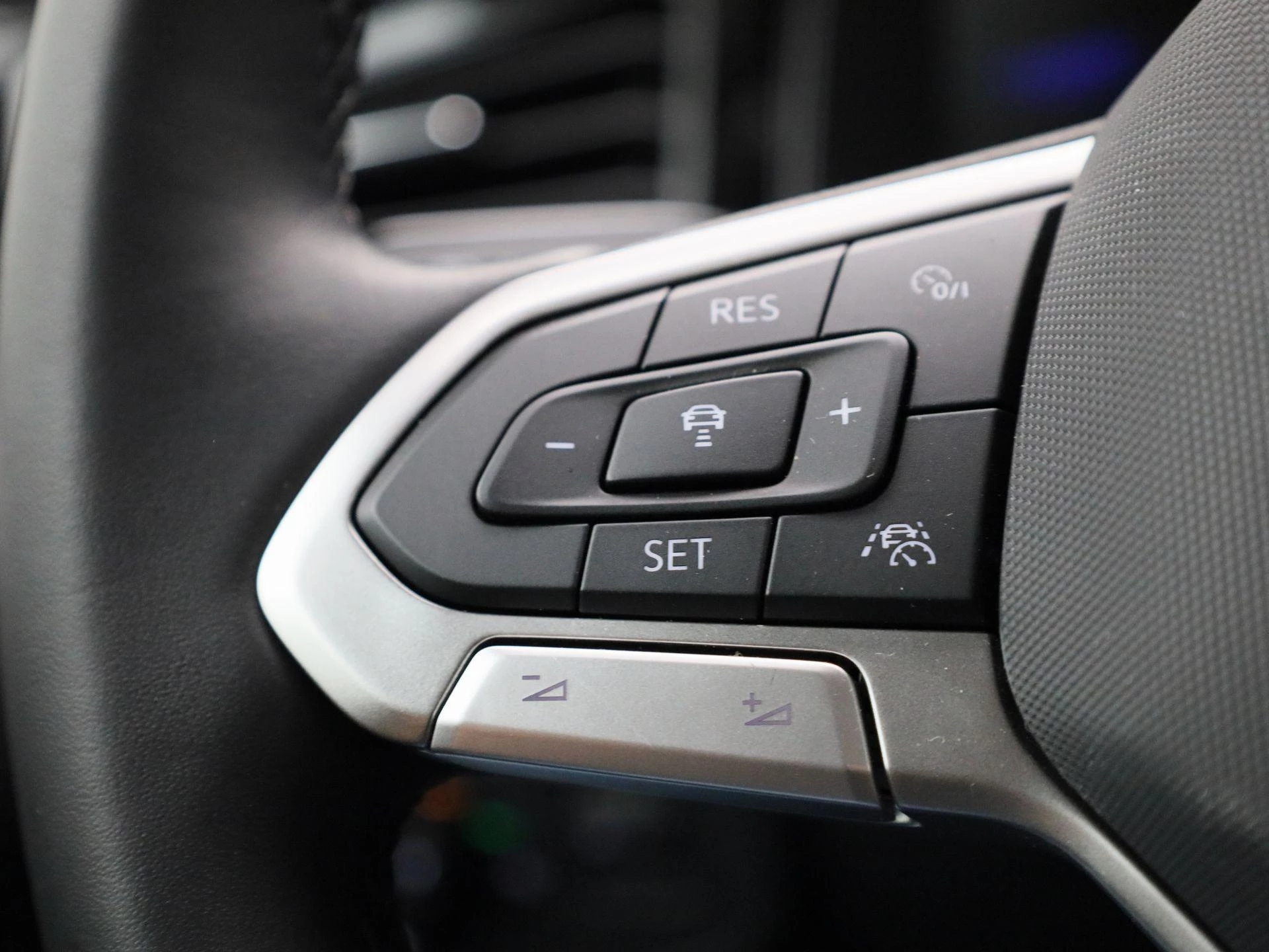 Volkswagen-Polo-image-17