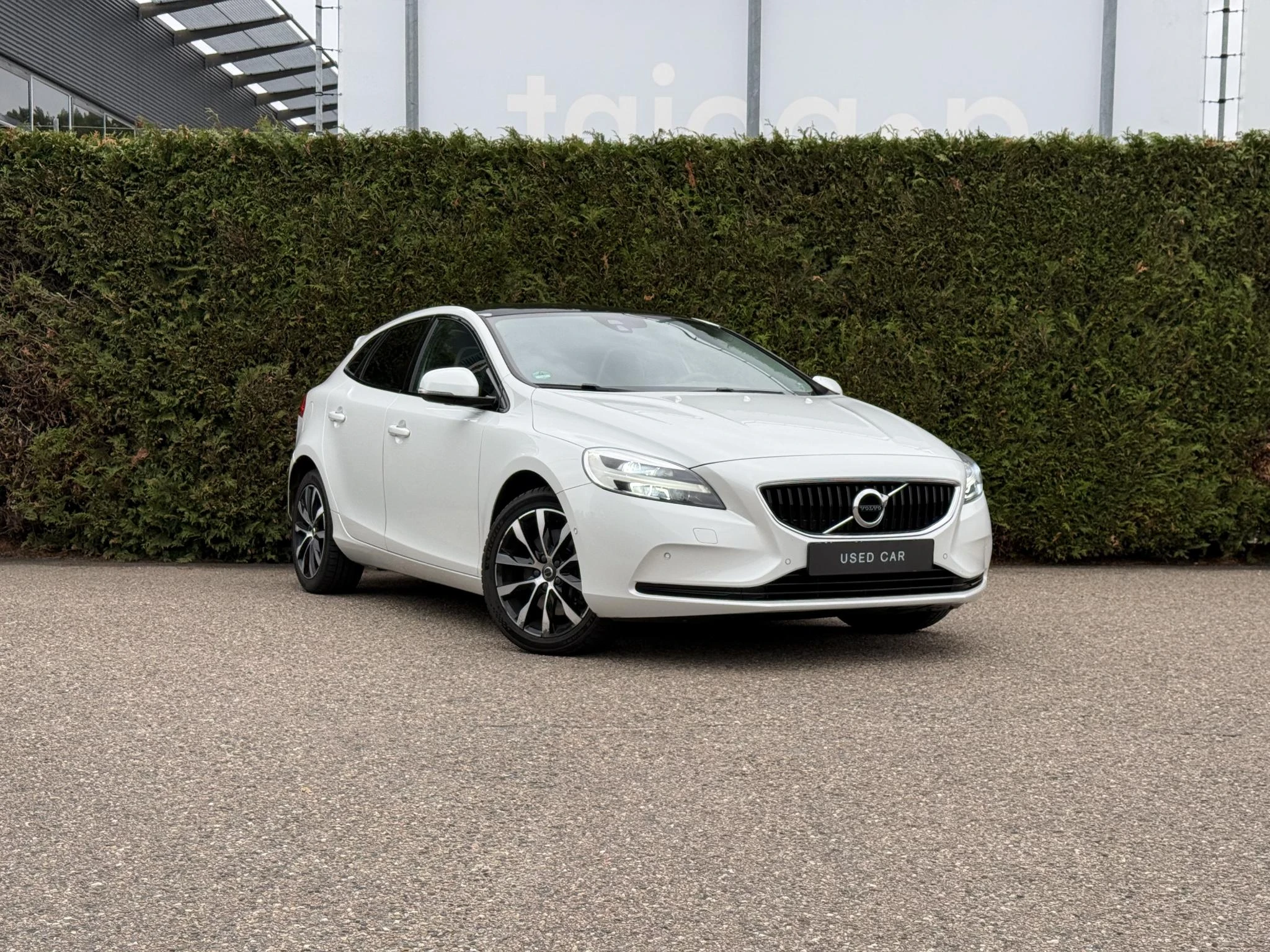 Volvo-V40-image-4