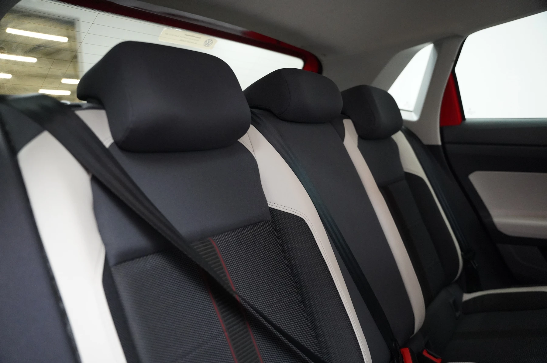 Volkswagen-Polo-image-11
