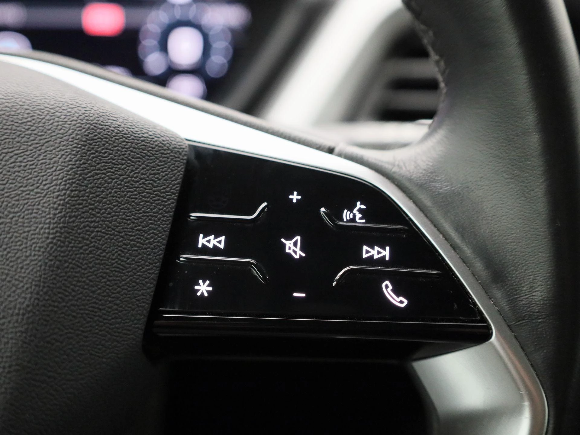 Audi-Q4 e-tron-image-28