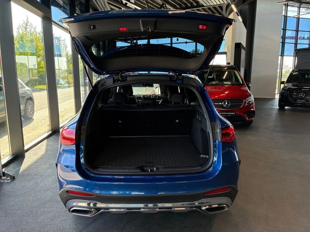 Mercedes-Benz-GLC 300-image-13