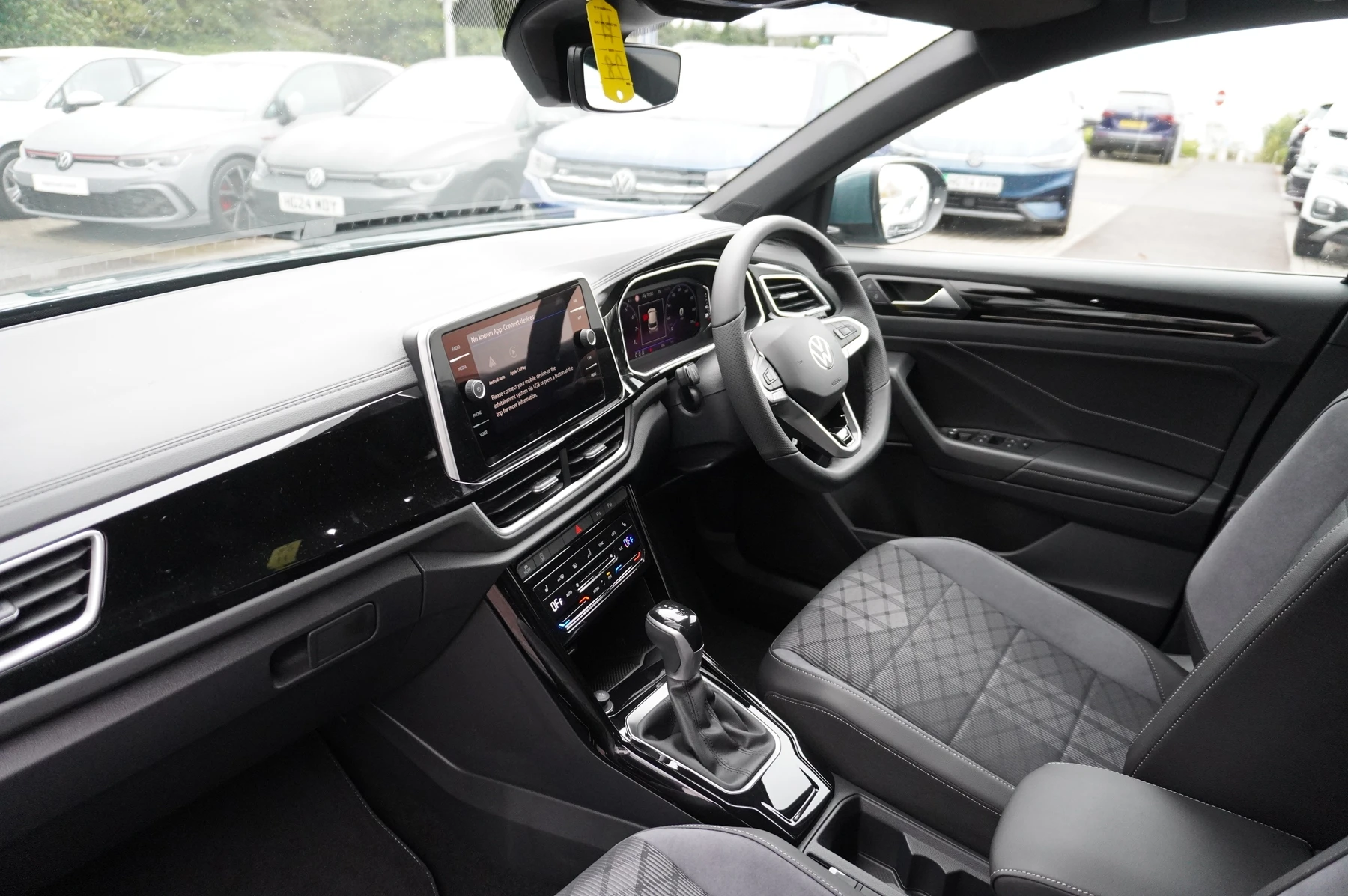 Volkswagen-T-Roc-image-1