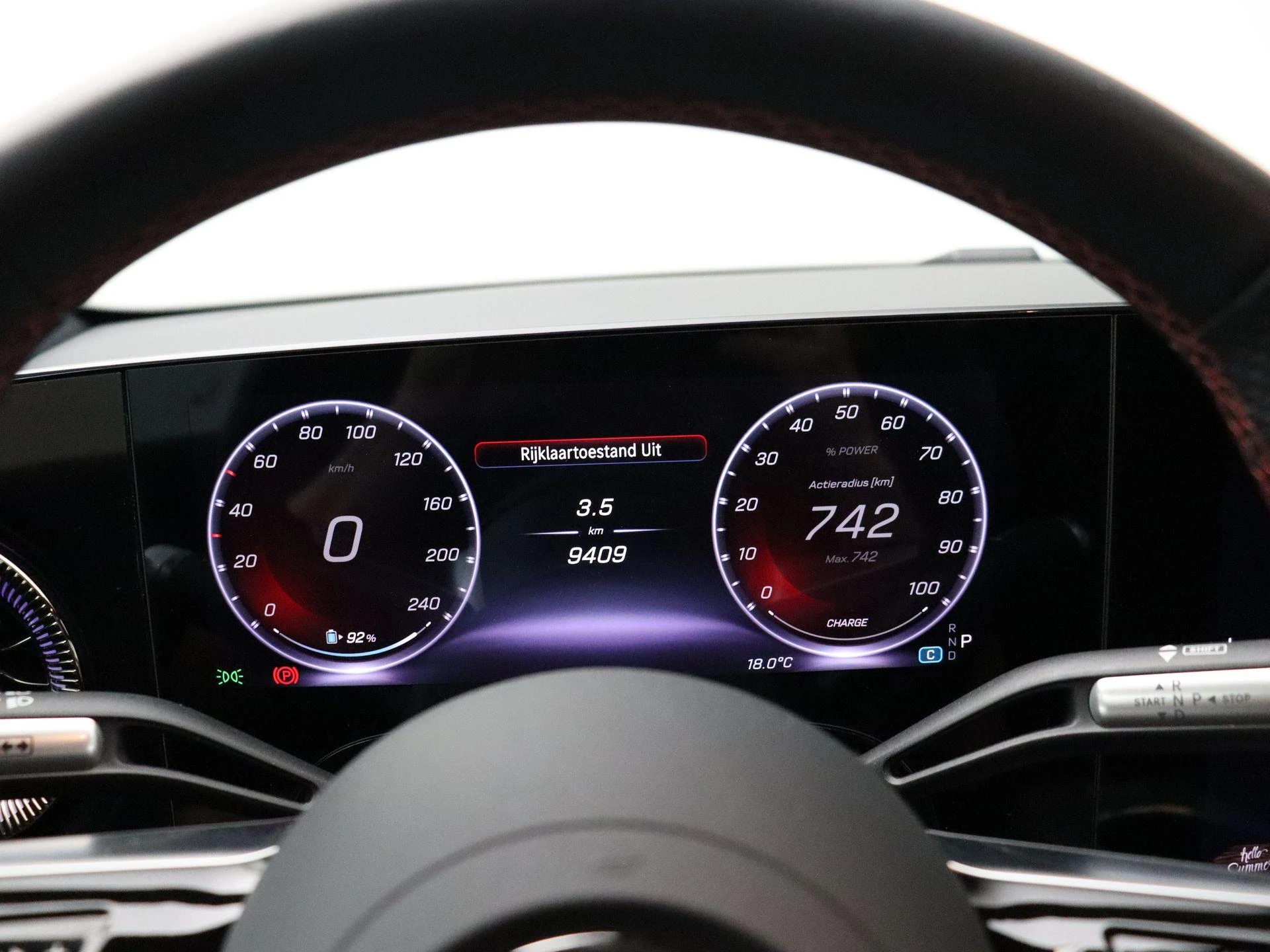 Mercedes-Benz-CLA-image-12