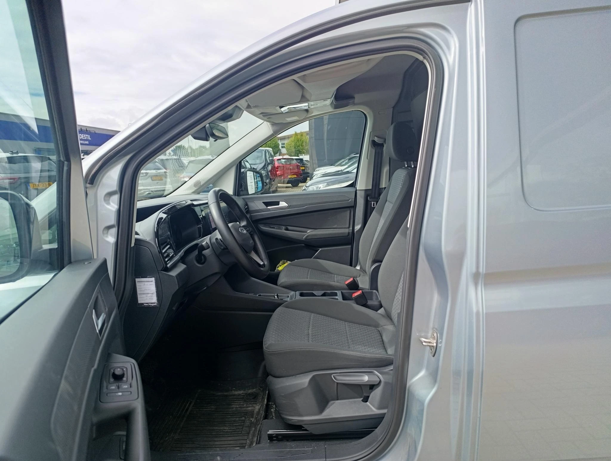 Ford-Transit Connect-image-10